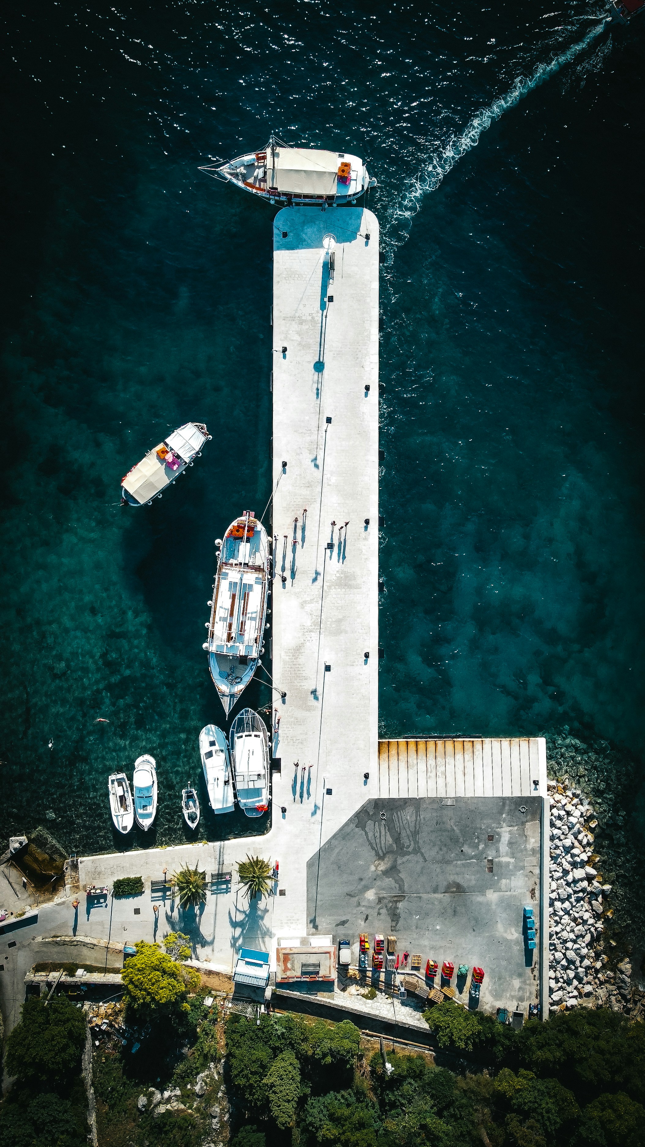 Photo by nikolaskojevic