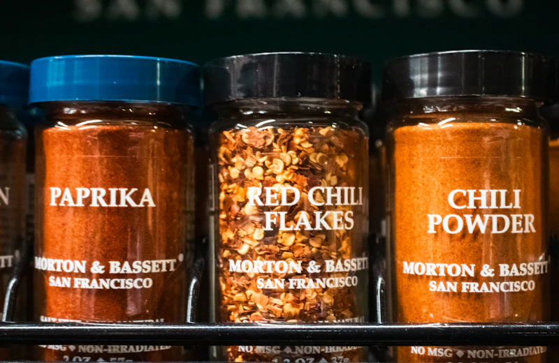 Chilli powder and chilli flakes jars