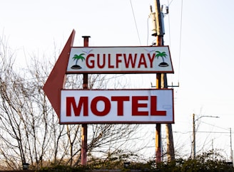 The gulfway motel sign points the way.