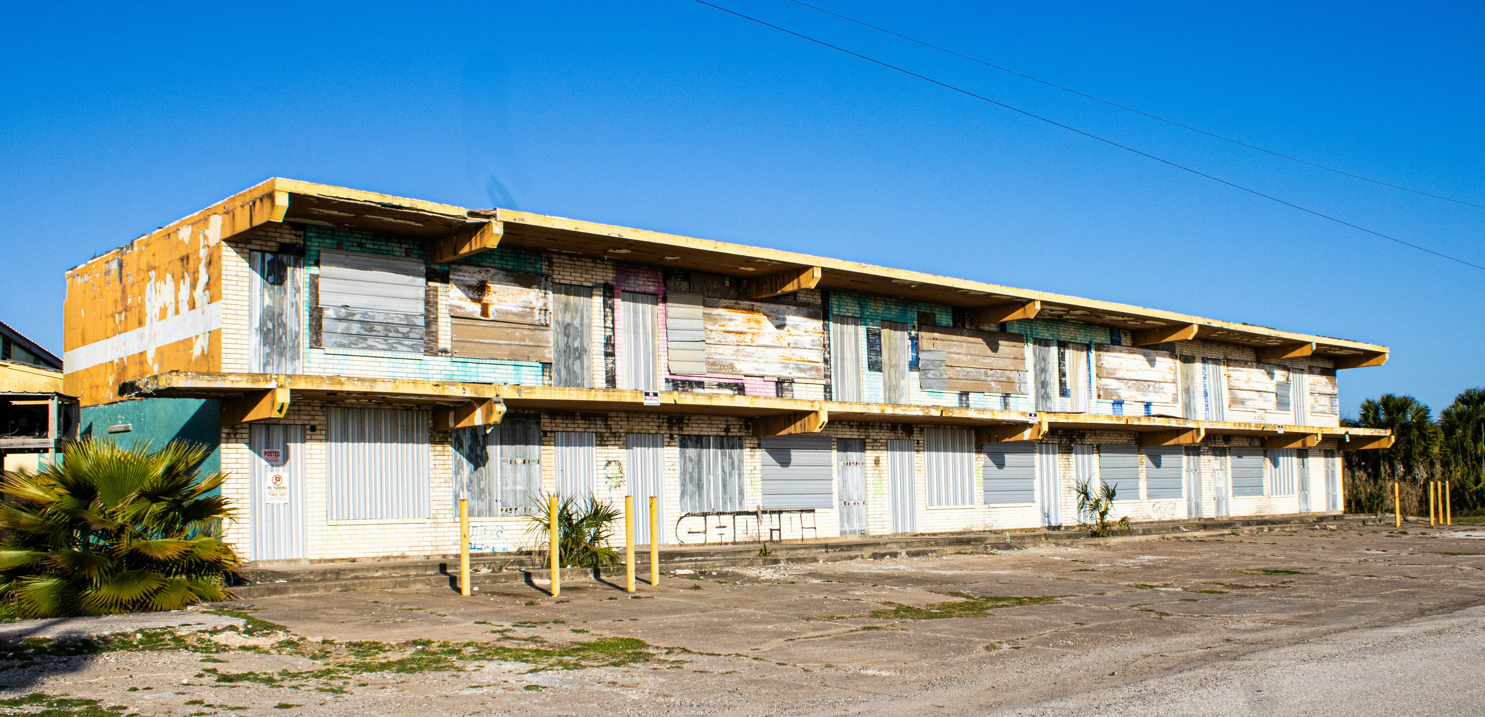 Americas Best Value Inn & Suites / Hyannis
