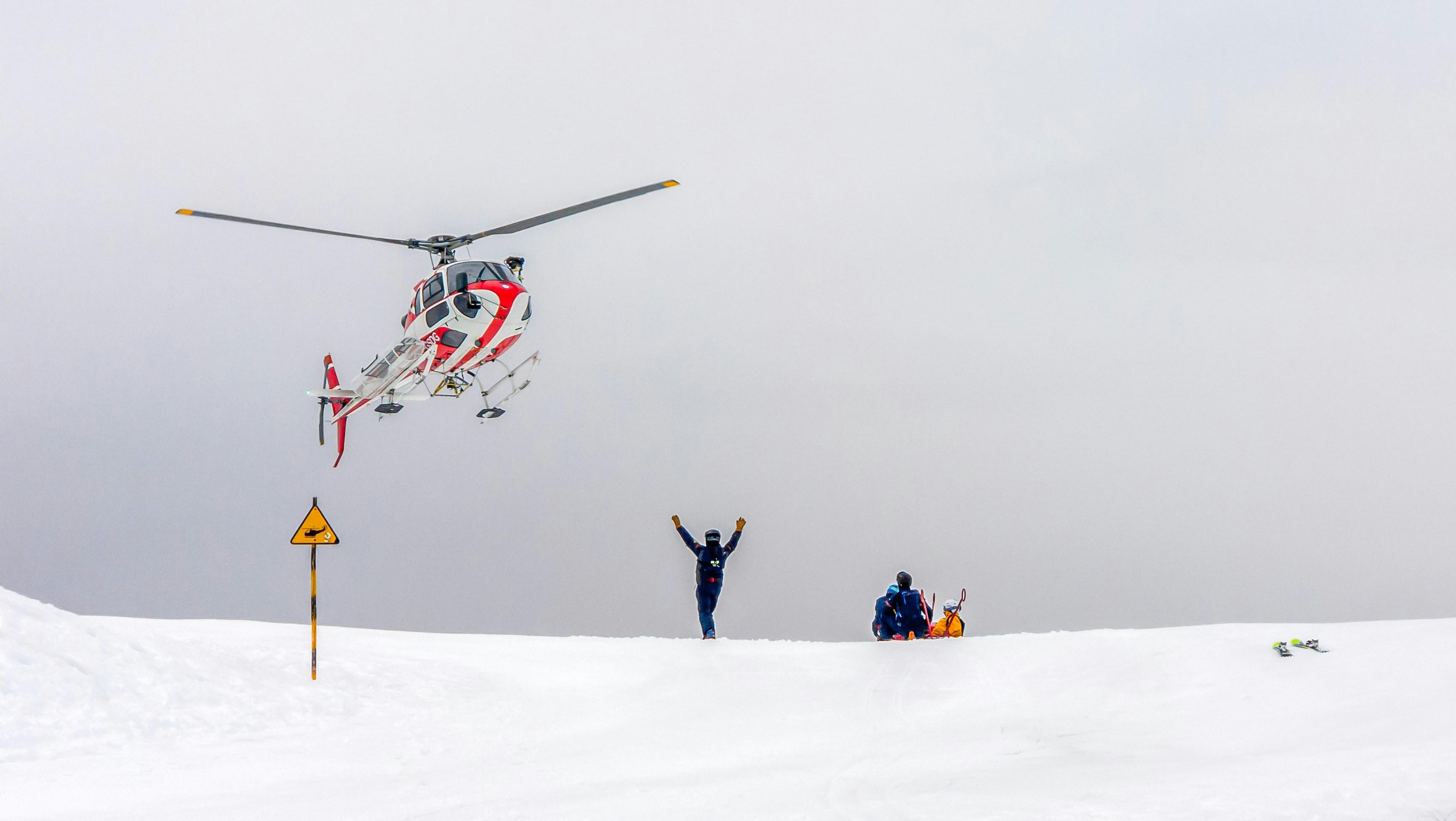 mountain rescue wallpaper, wallpaper, Wilderness Rescue Operations: A Comprehensive Guide 3