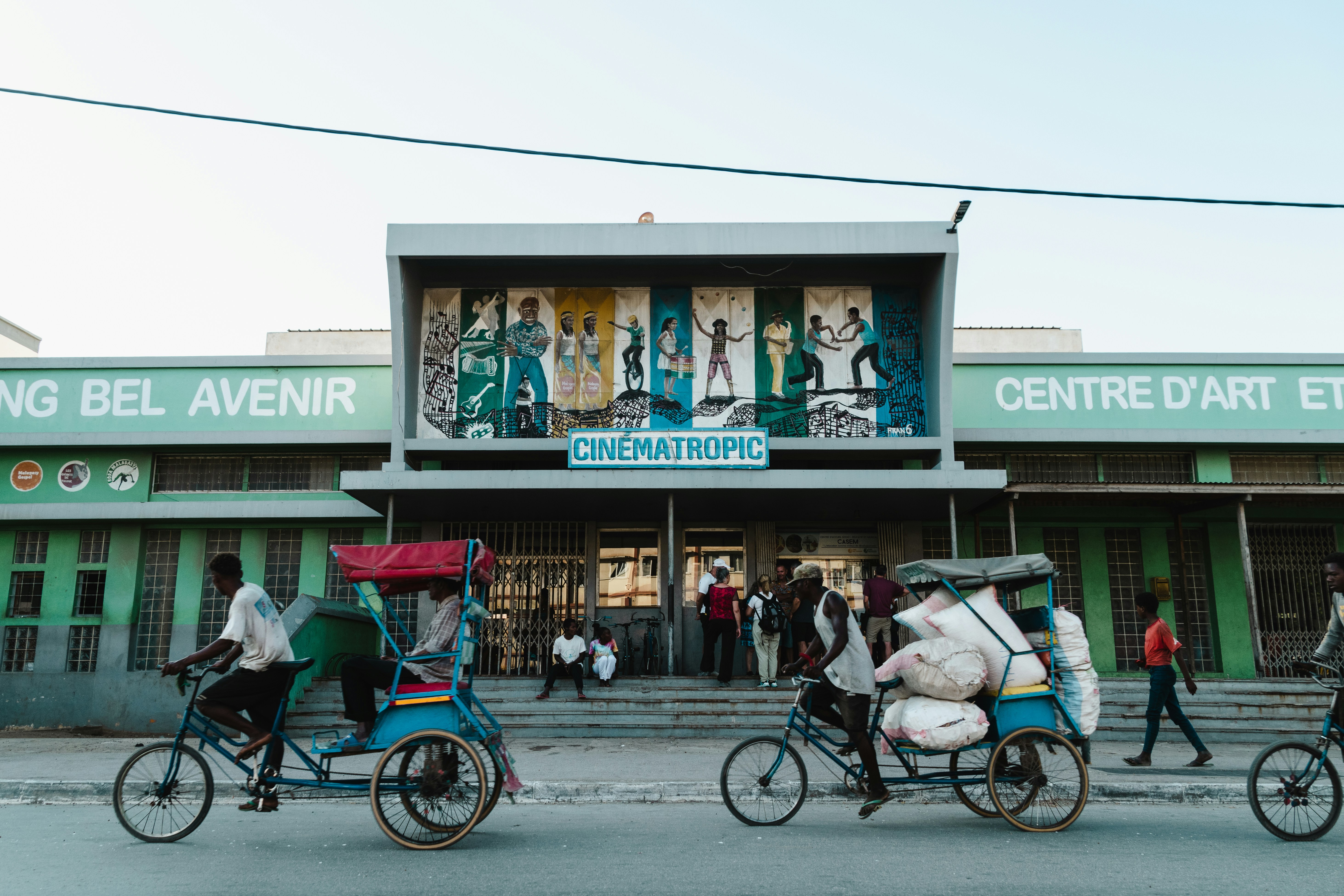 Toliara, Madagascar - Antiguo cine convertido en centro de ocio de la ONG Agua de Coco