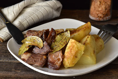 Bò xào lúc lắc khoai tây
