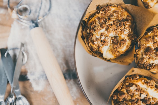 Crunchy Topped Rhubarb Muffins