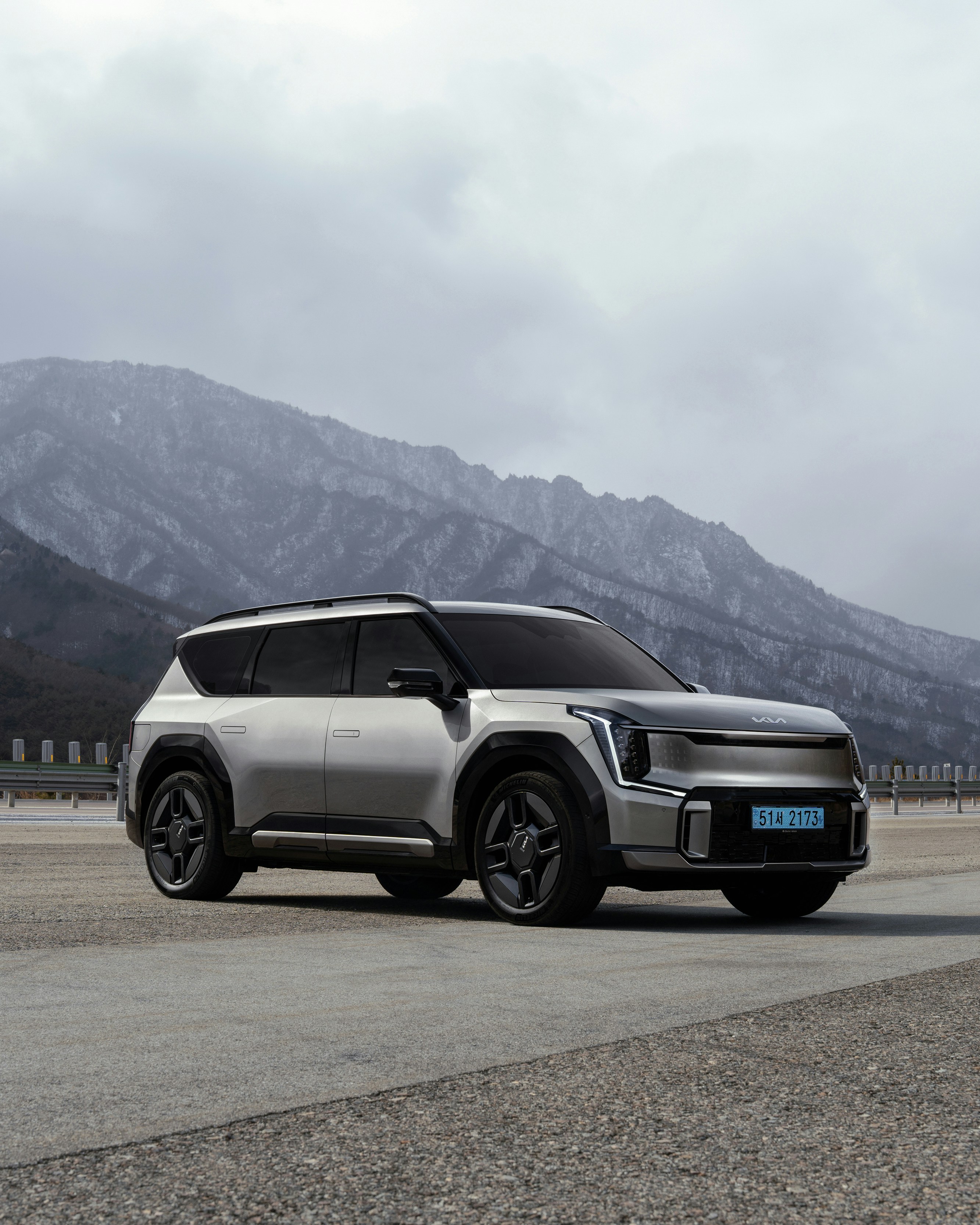 futuristic electric car wallpaper, wallpaper, DeLorean Alpha5: A Look at the Future of Electric Vehicles 6