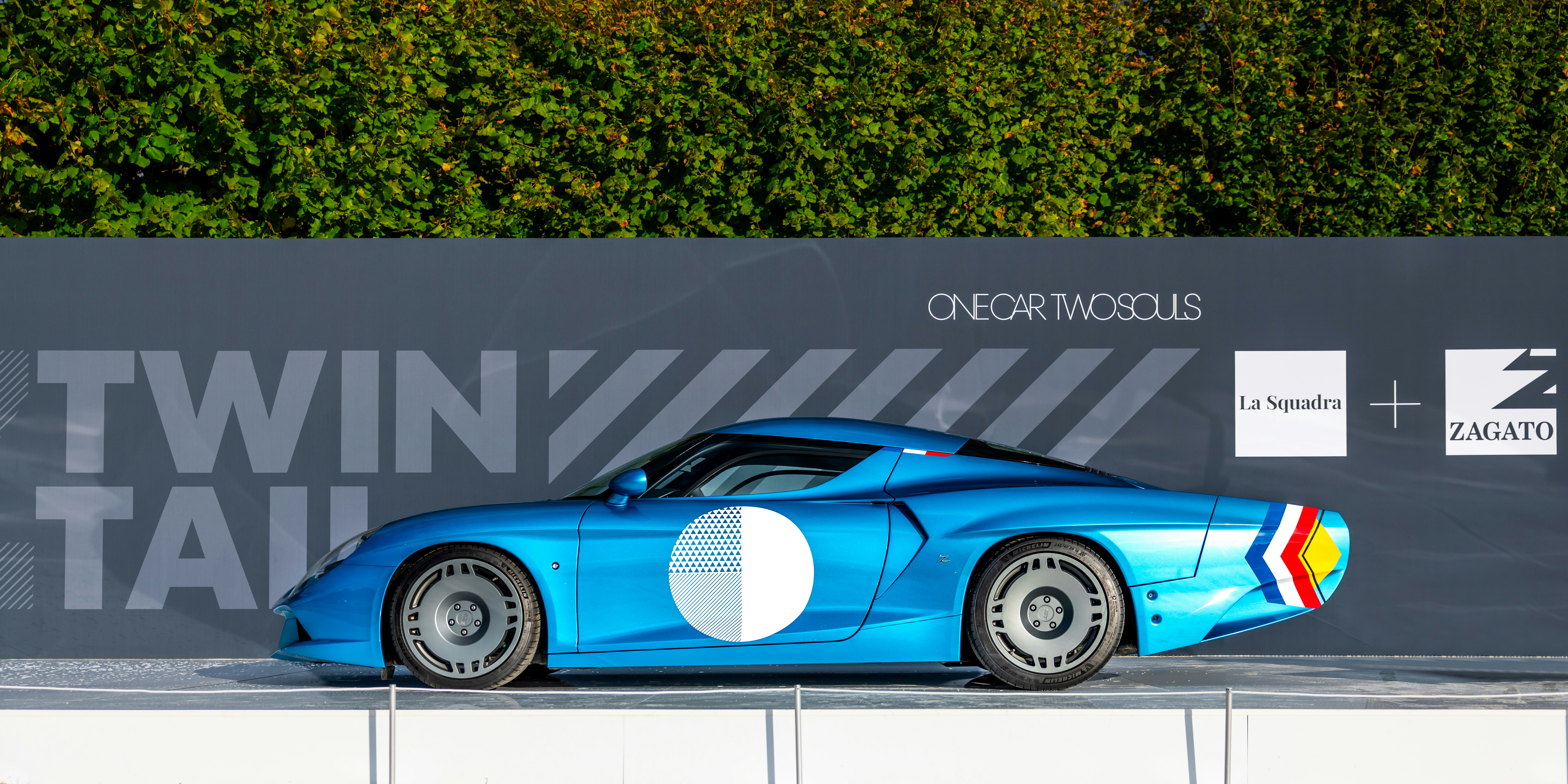 Bugatti Chiron wallpaper blue, ilustrasi artikel Unleash the Beast: Stunning Bugatti Chiron 4K Wallpapers for Your Desktop 5