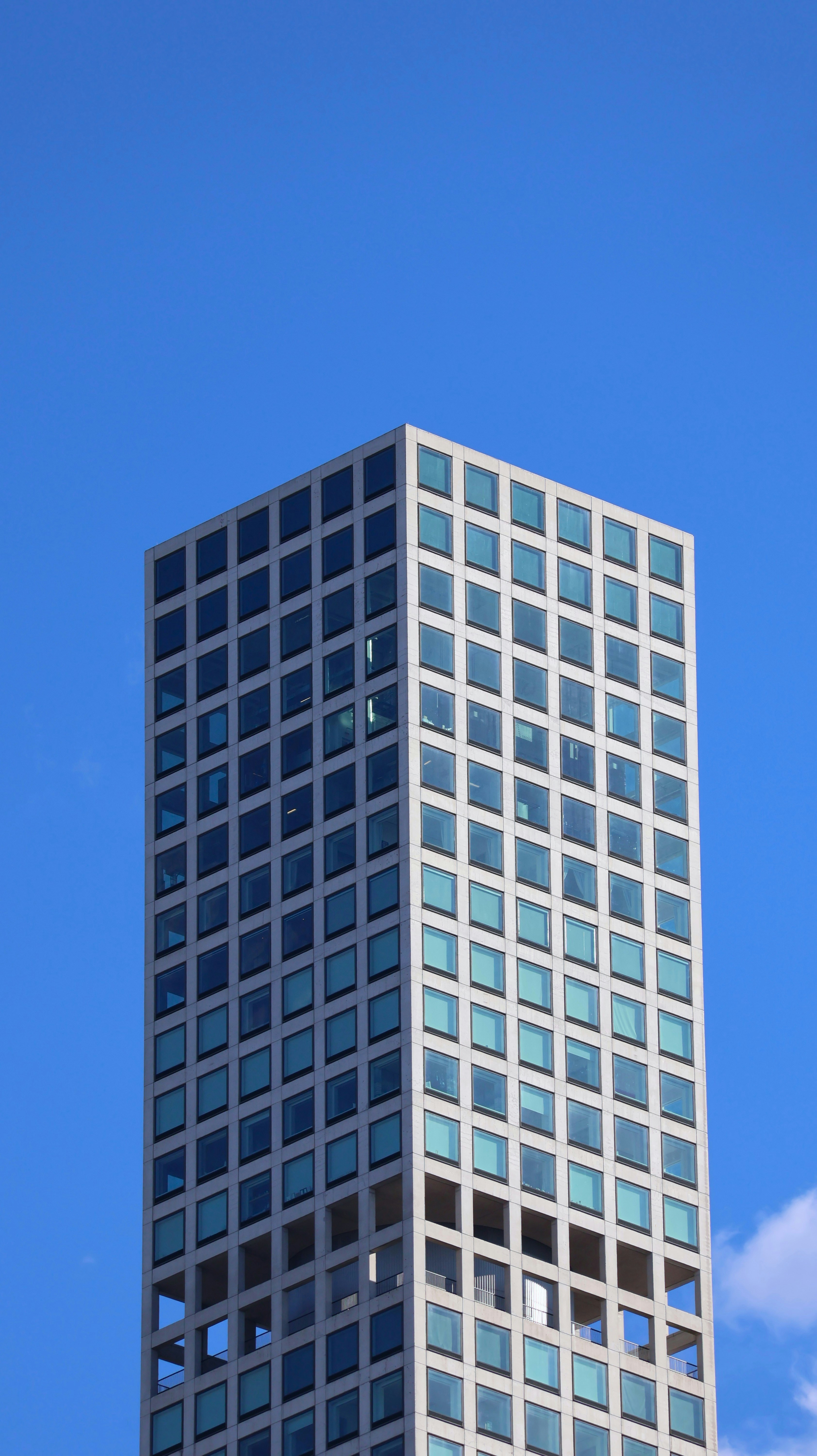 photo-1741891644954-df6bfbb4207e?ixid=M3wxMjA3fDB8MXxzZWFyY2h8MTJ8fG9mZmljZSUyMGJ1aWxkaW5nJTIwZm9yJTIwcmVudHxlbnwwfHx8fDE3Njk1MjQ1MzR8MA\u0026ixlib=rb-4.1.0