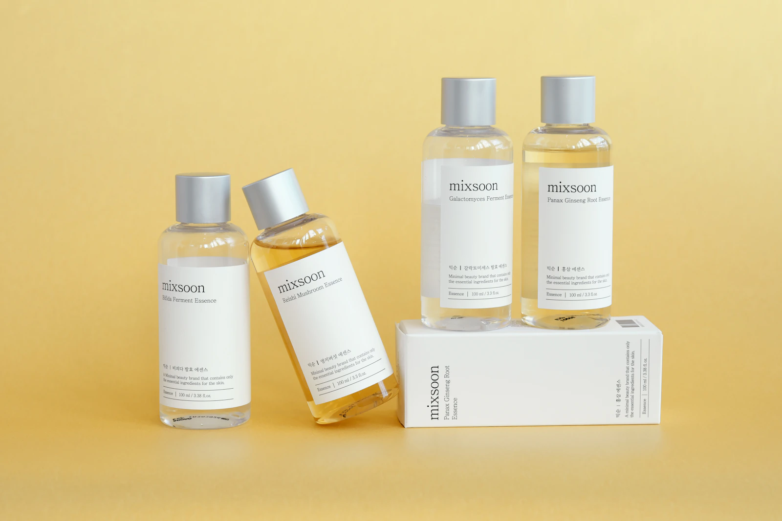 Rangkaian botol skincare dan kemasan produk kecantikan