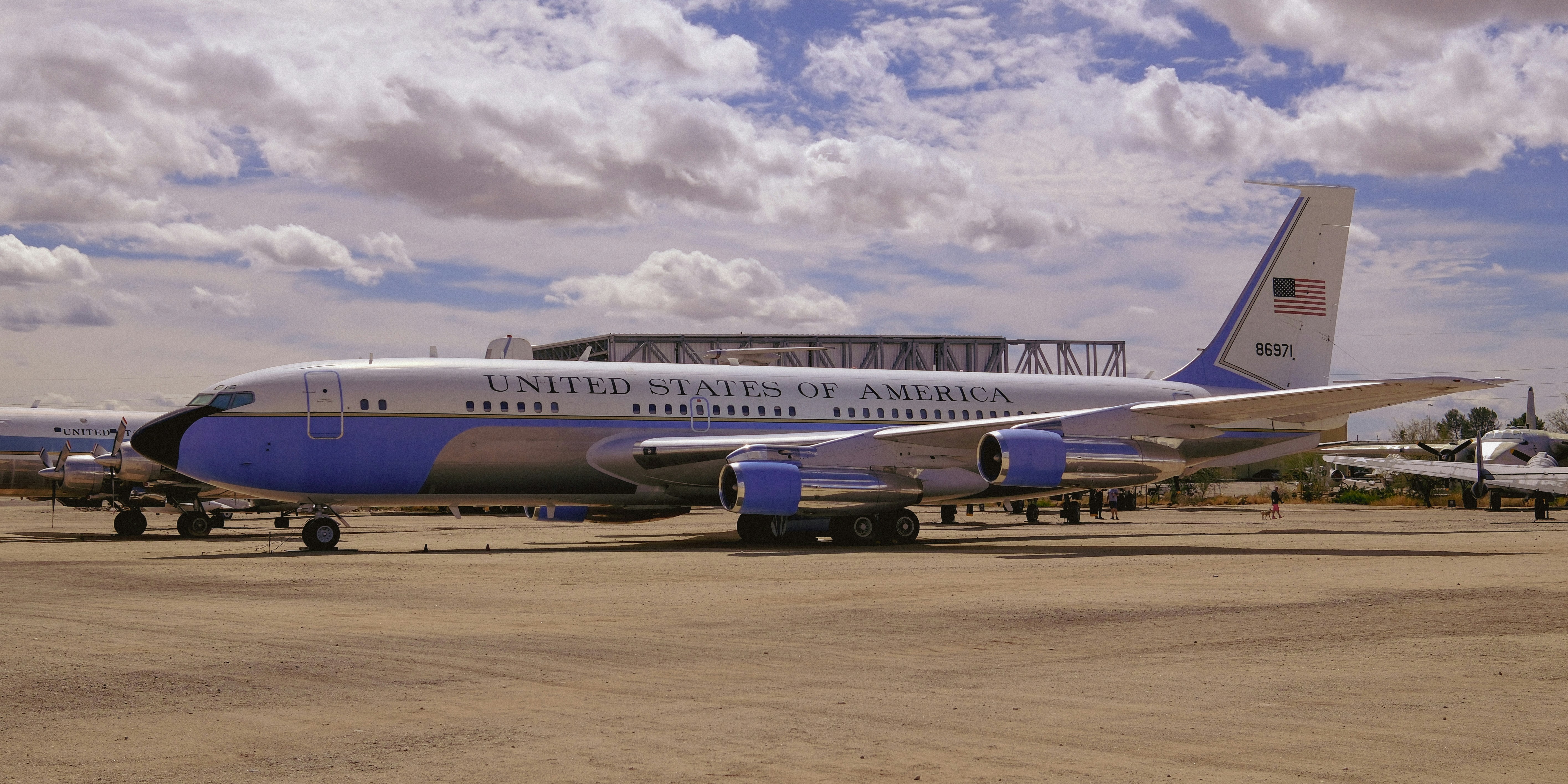 photo-1741943670331-75f83f296160?ixid=M3