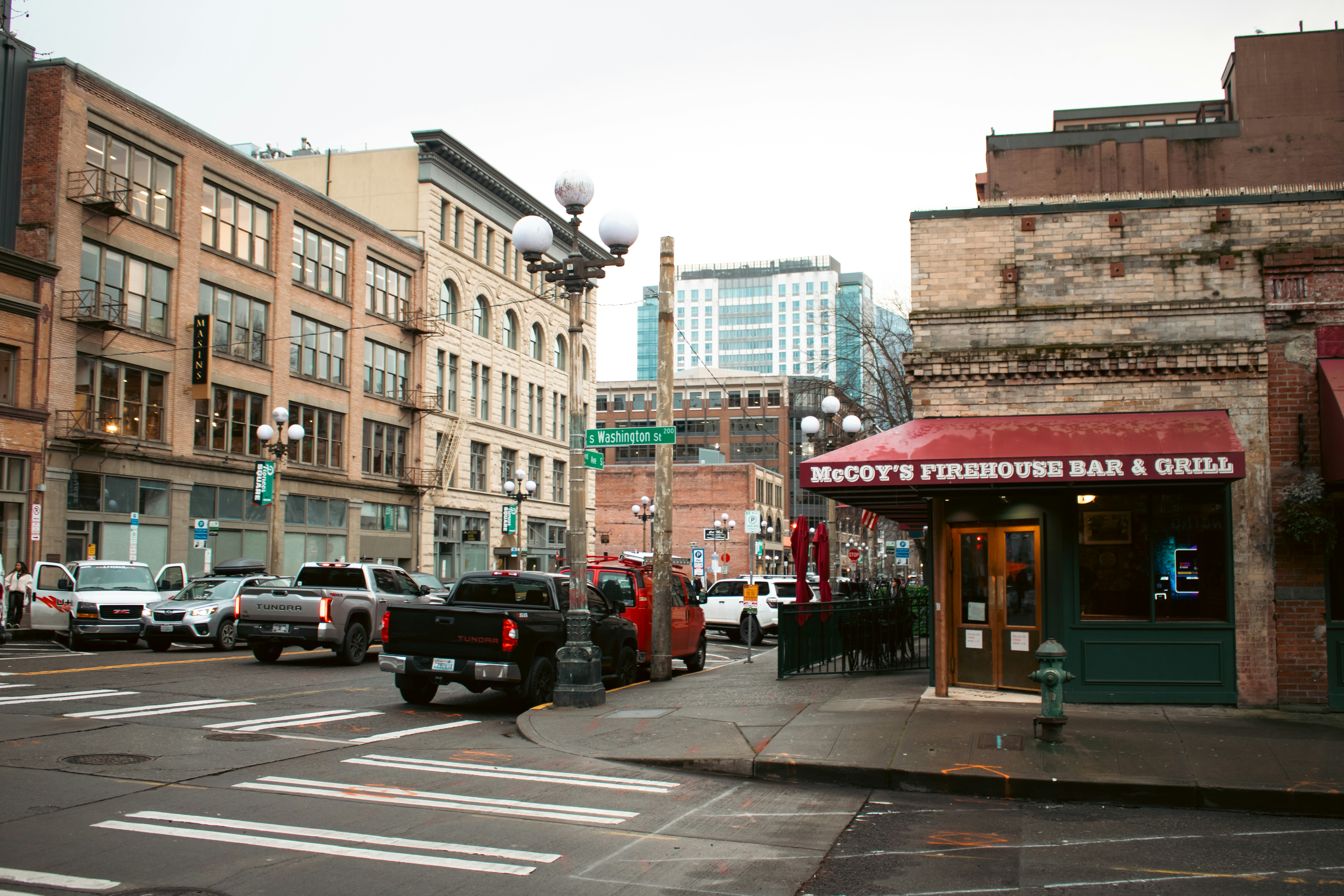vibrant street view in the West Loop or Fulton Market, showcasing a mix of old and new architecture - loft rentals in chicago