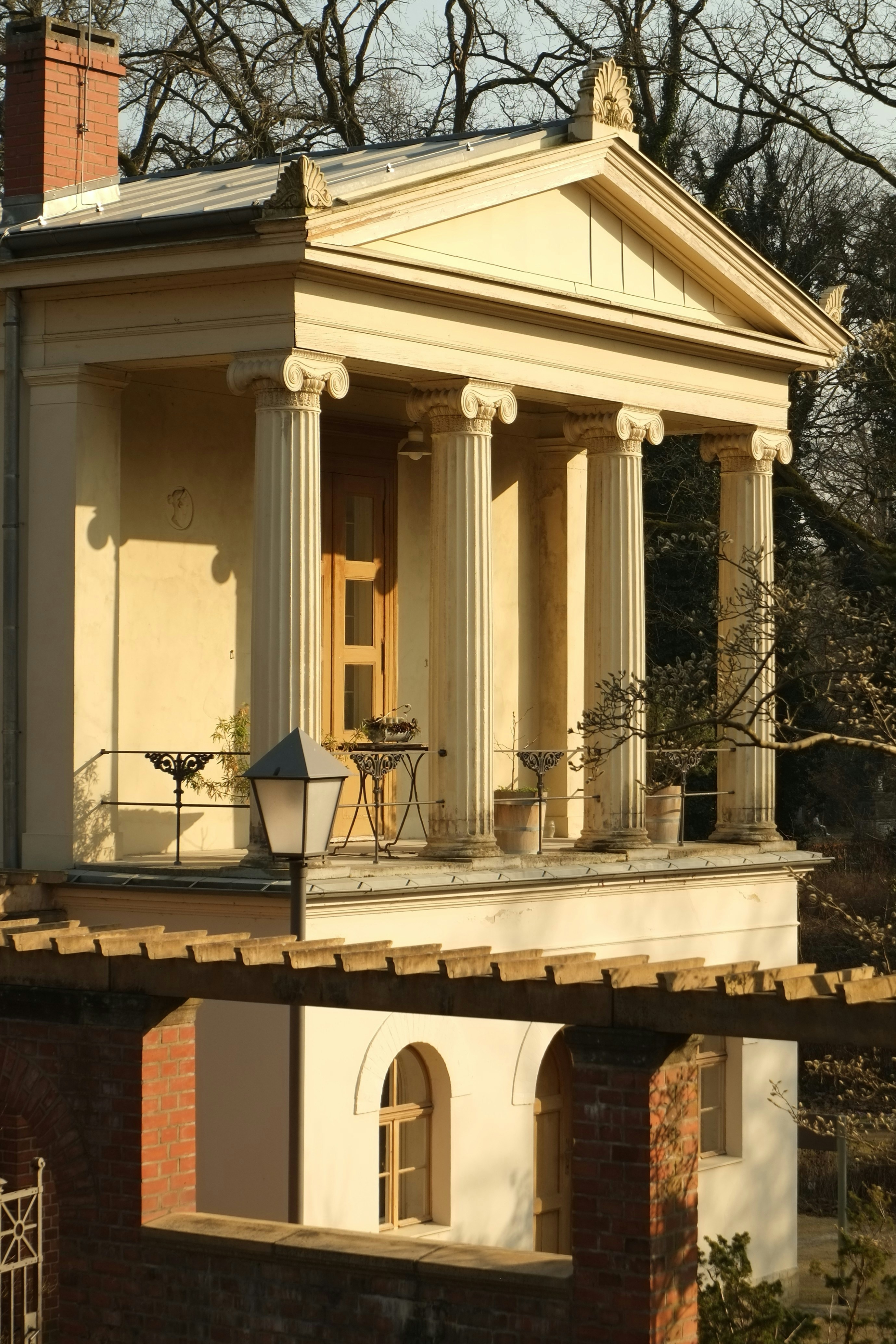 How to Decorate Classic Contemporary Style Interiors, image size:3000x4500