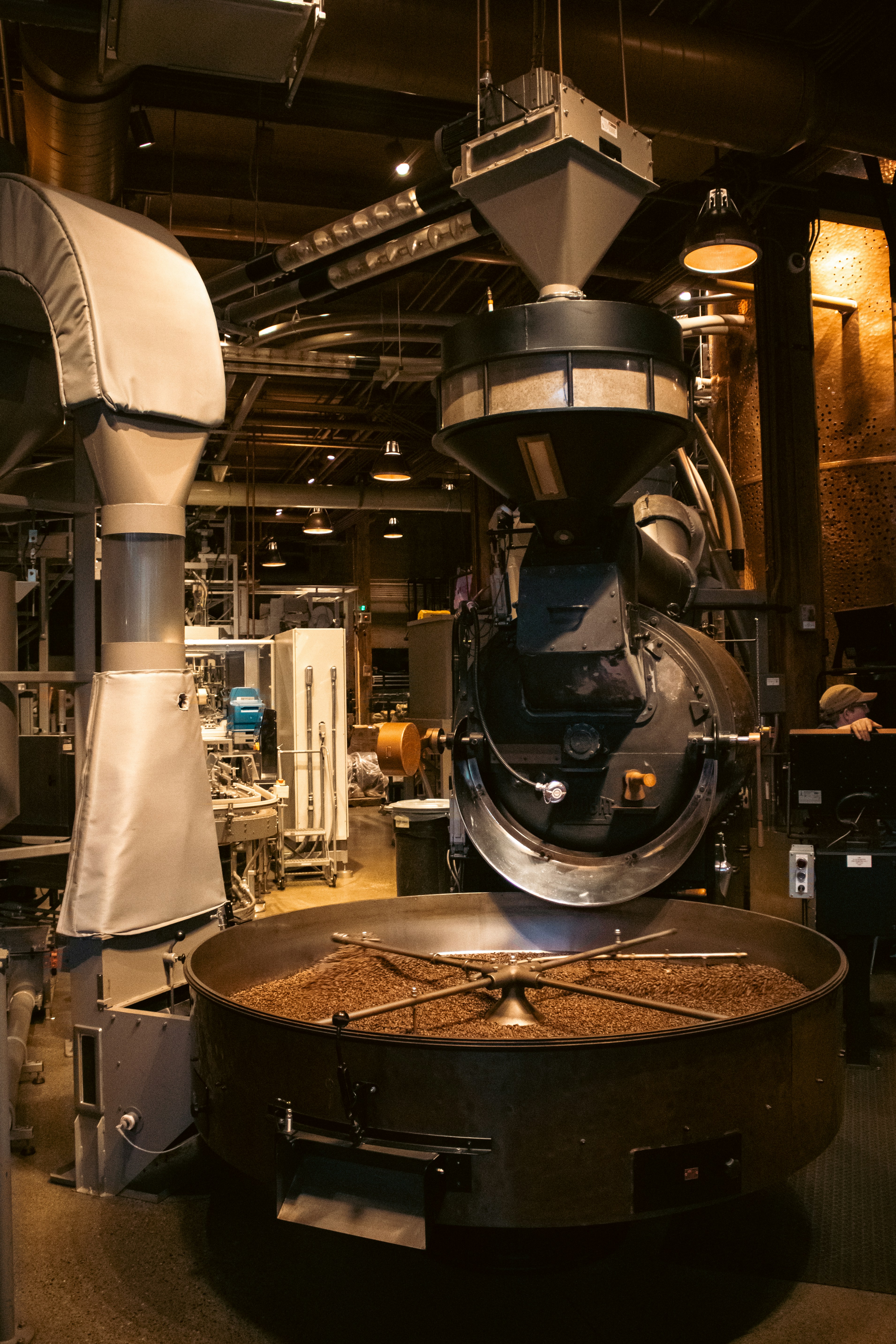 gray computer monitor