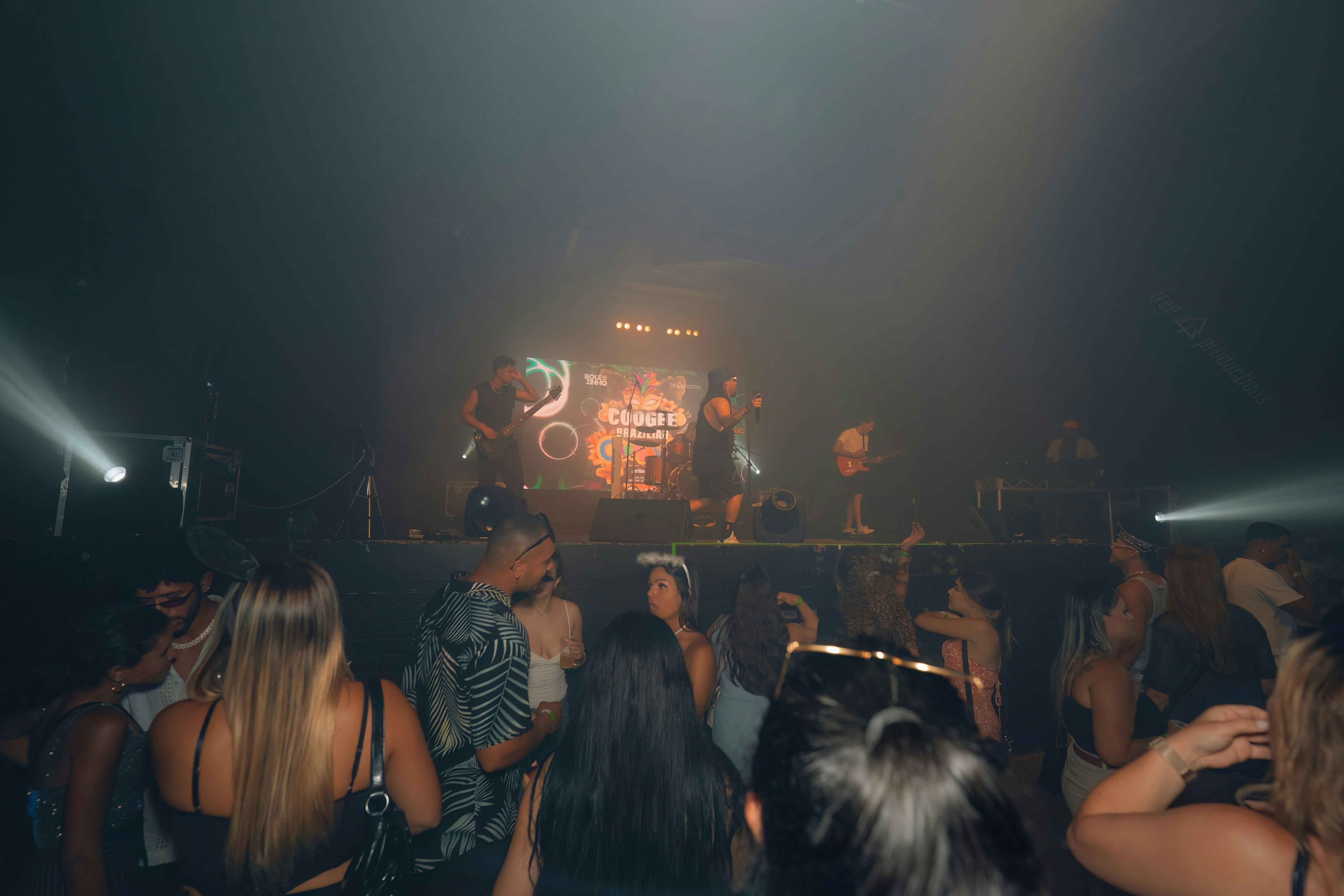 Image de comment obtenir une résidence DJ en 2026 : 7 étapes concrètes pour percer en club