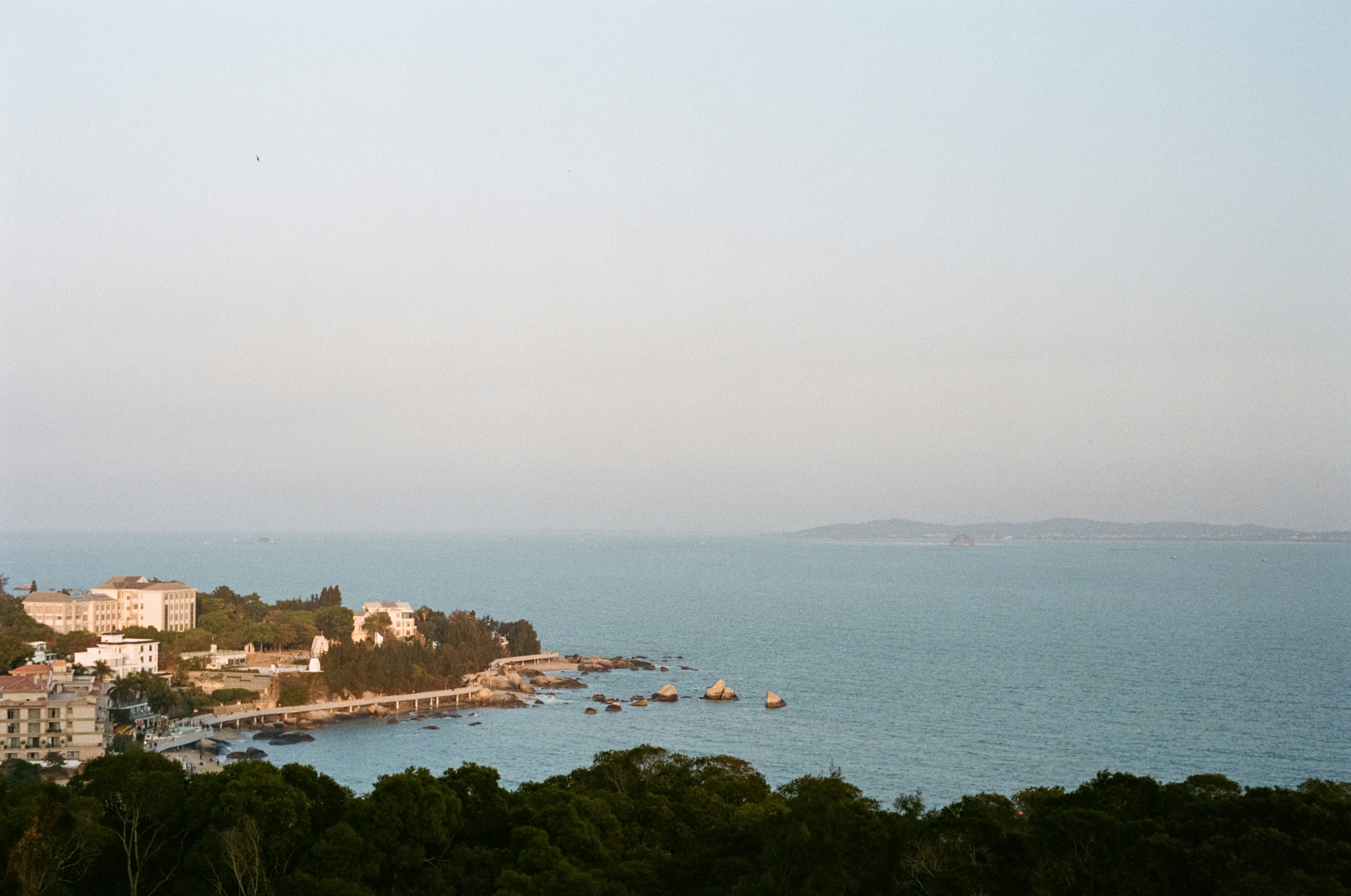 photo-1742039307870-3d4fe9e29e29?w=700&auto=format&fit=crop&q=60&ixlib=rb-4.1.0&ixid=M3wxMjA3fDB8MHxwaG90by1yZWxhdGVkfDUwfHx8ZW58MHx8fHx8