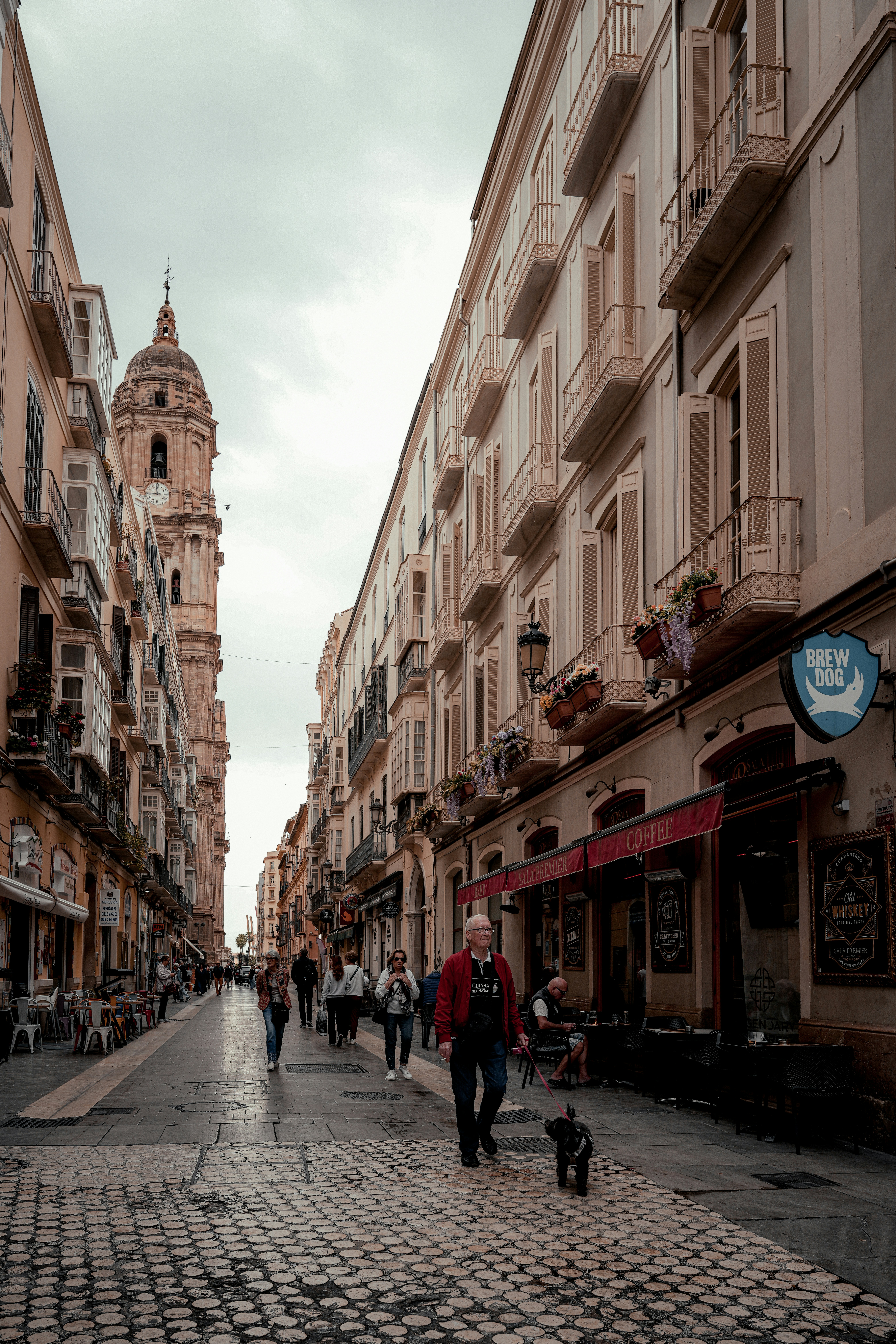 Photo by framethestreets