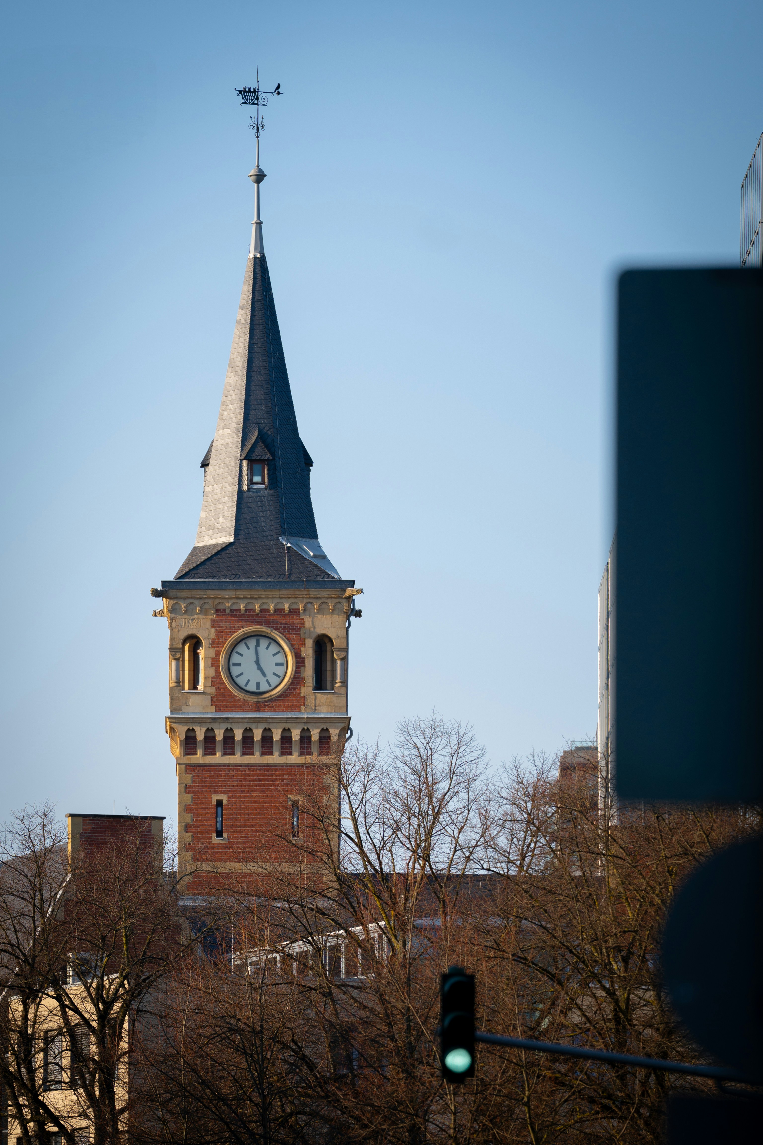 Photo by soroushzargar