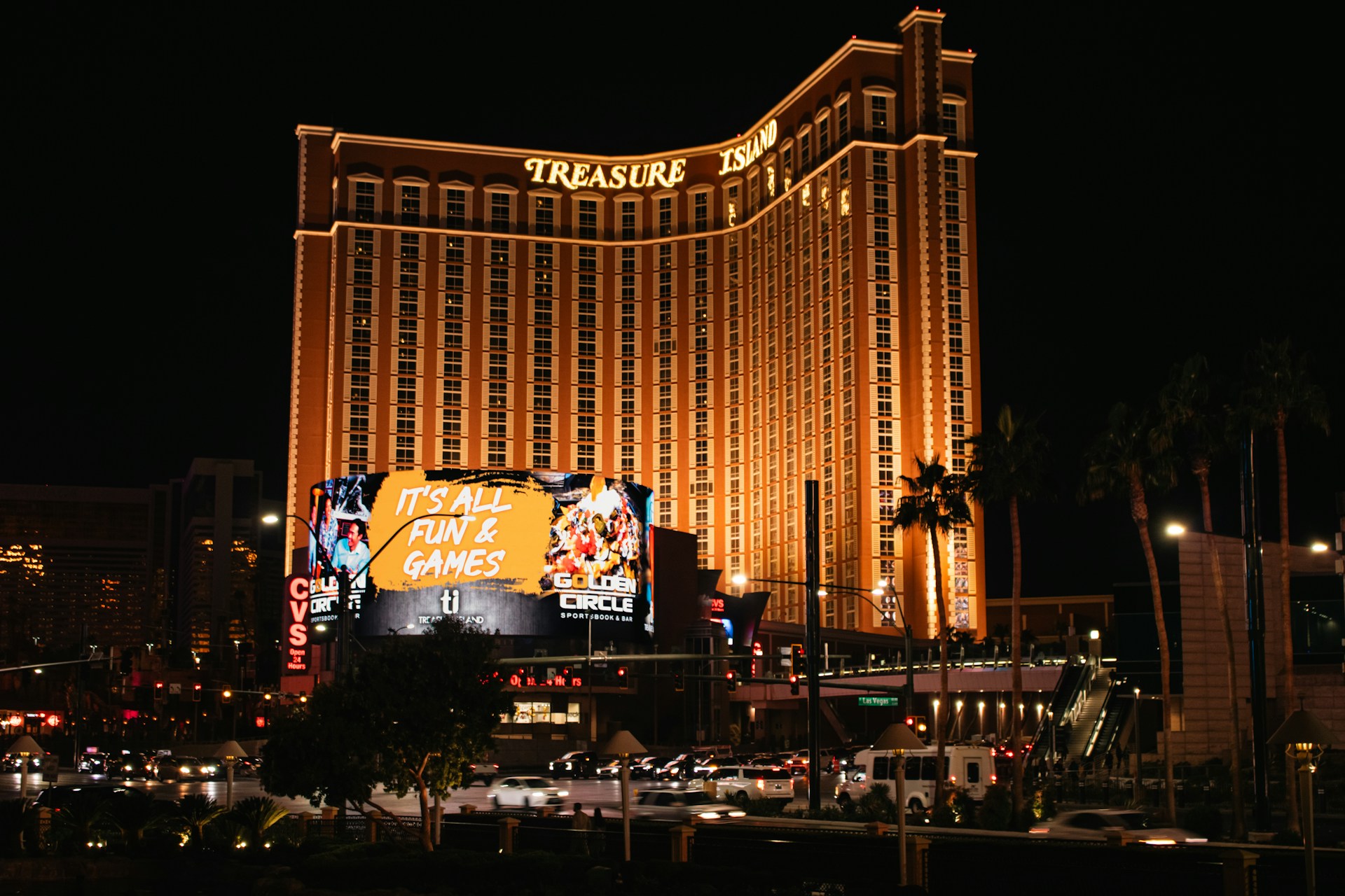The treasure island hotel in las vegas at night.