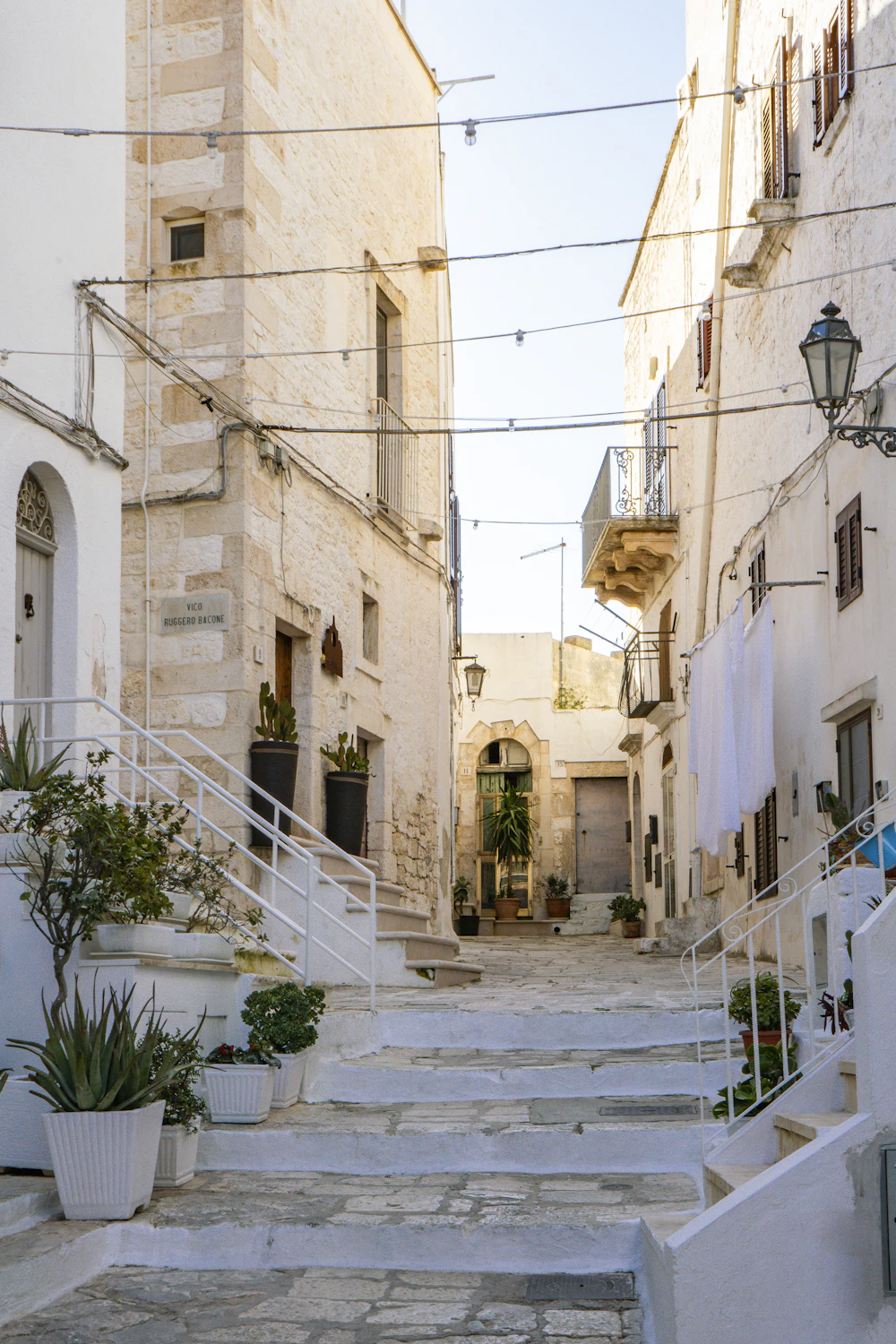 Vicolo in pietra del borgo di Specchia