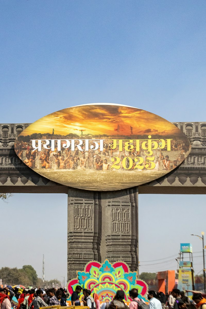 Prayagraj Mahakumbh gathering at Triveni Sangam