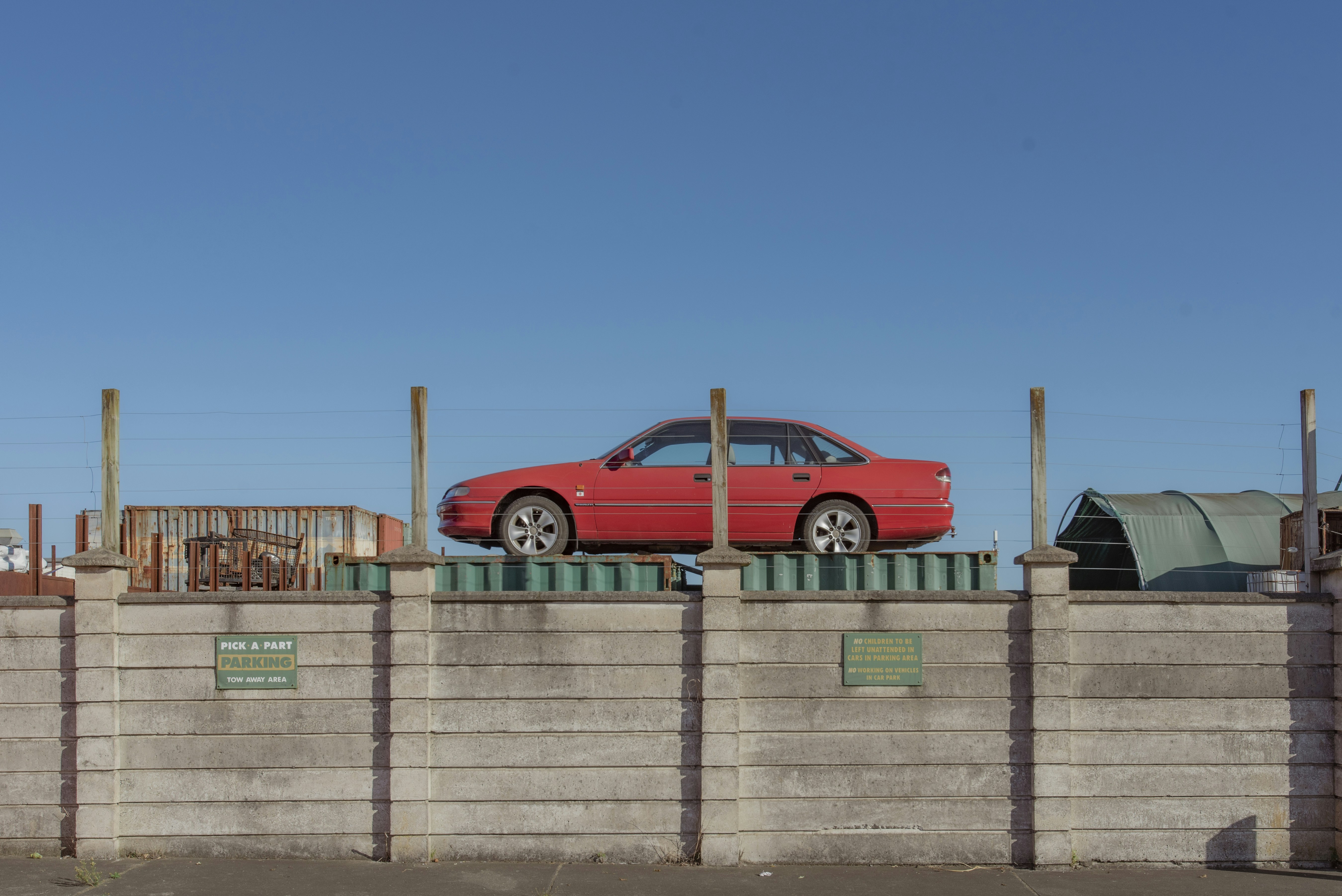 car wallpapers, dynamic island, vehicle backgrounds, automotive images, ilustrasi artikel Stunning Dynamic Island Compatible Car Wallpapers for Your Device 1