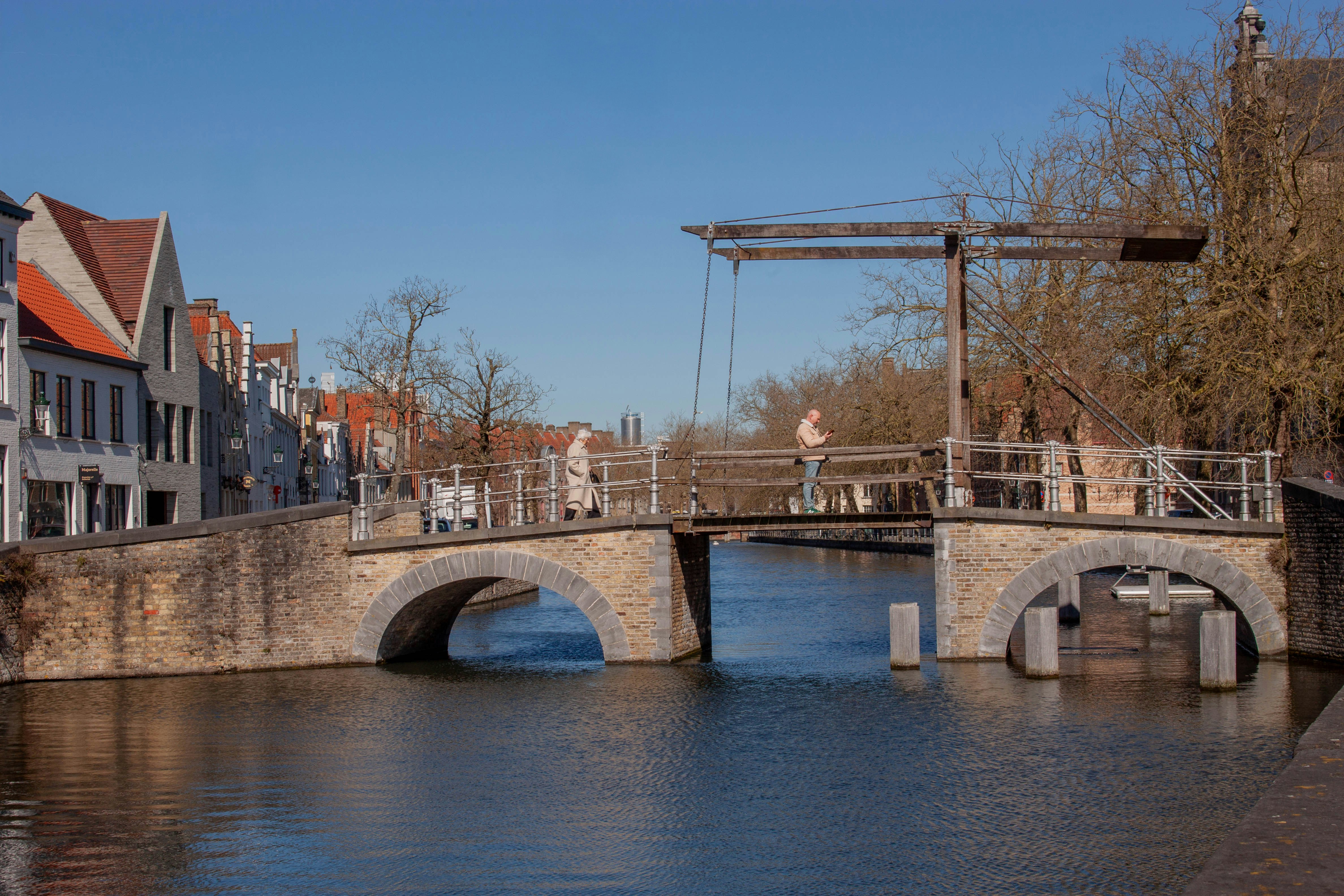 一见钟情桥 (波尼法爵大桥)