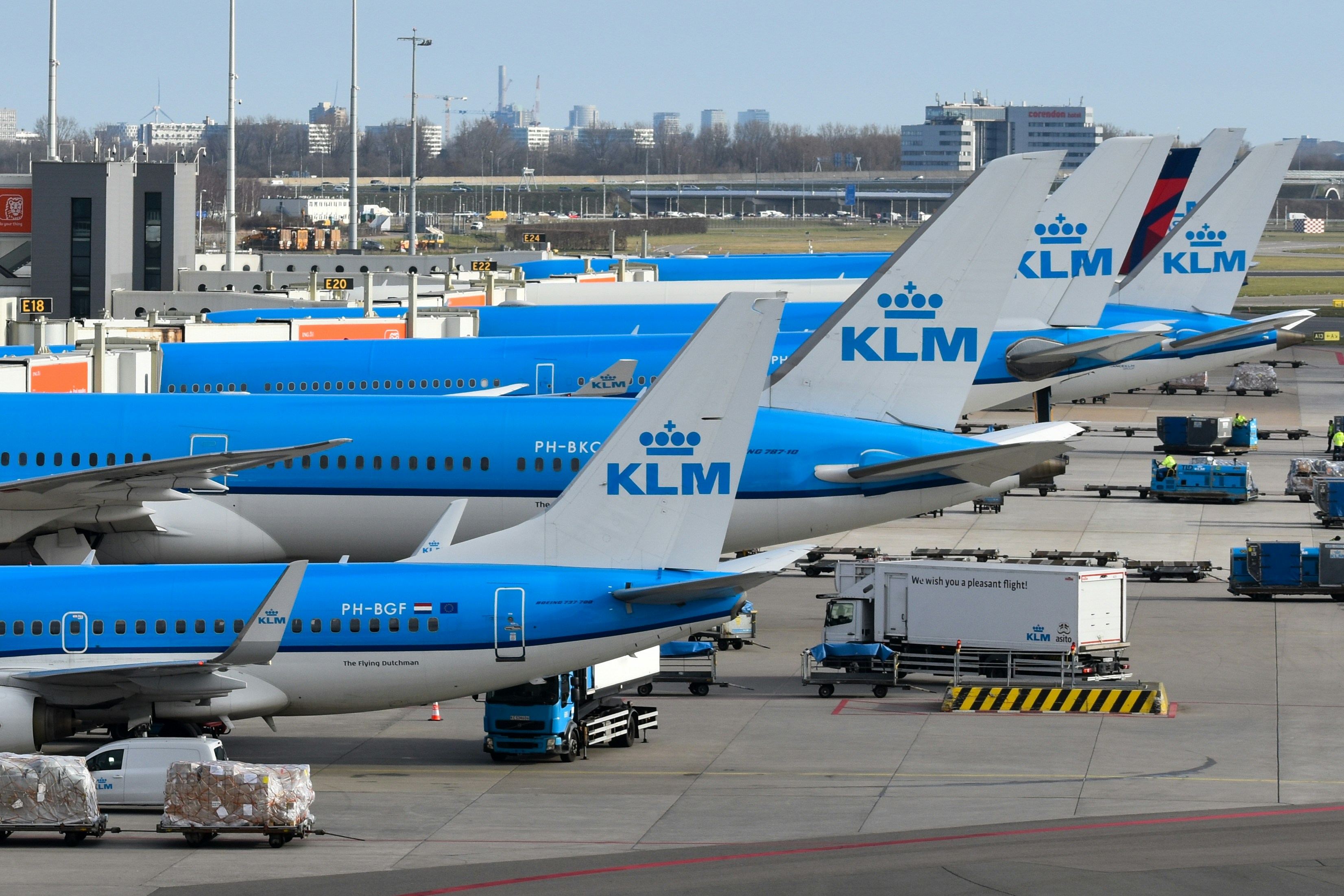 Schiphol'de Kriz Bitmiyor: Yüzlerce Yolcu Beklemede