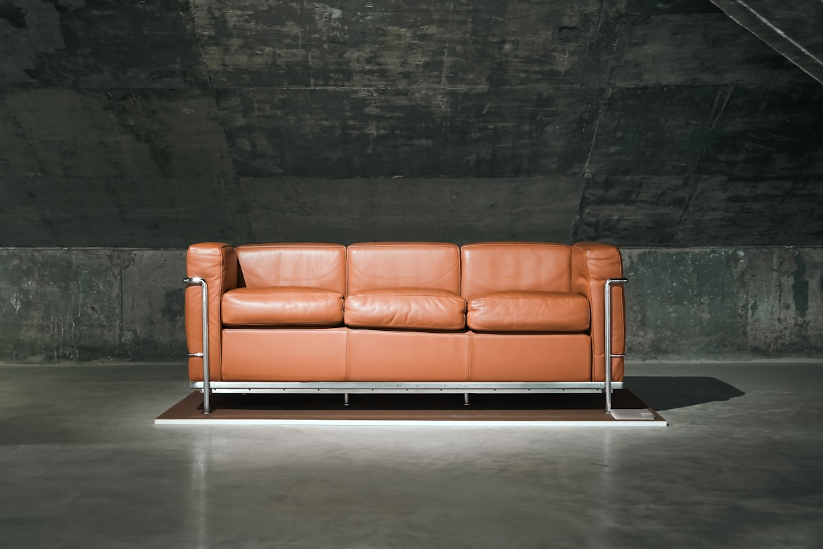 Reference photograph of LC3 Grand Modèle Sofa