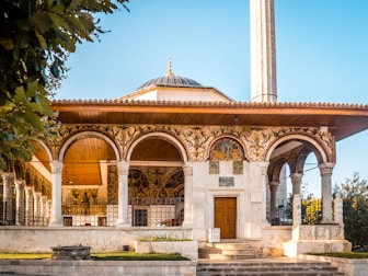 A beautiful mosque is pictured on a sunny day.