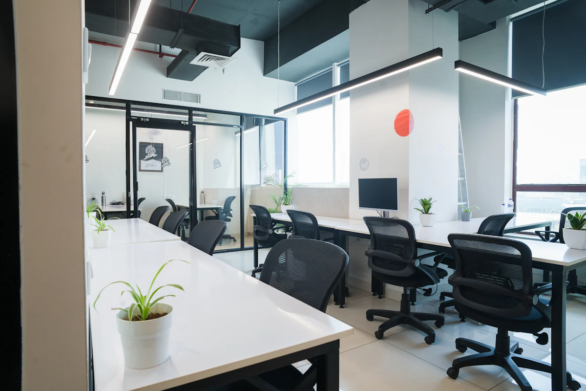open plan office wallpaper Dubai