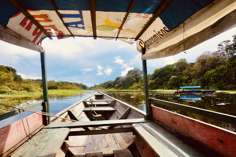 Paseo en bote por el río Amazonas