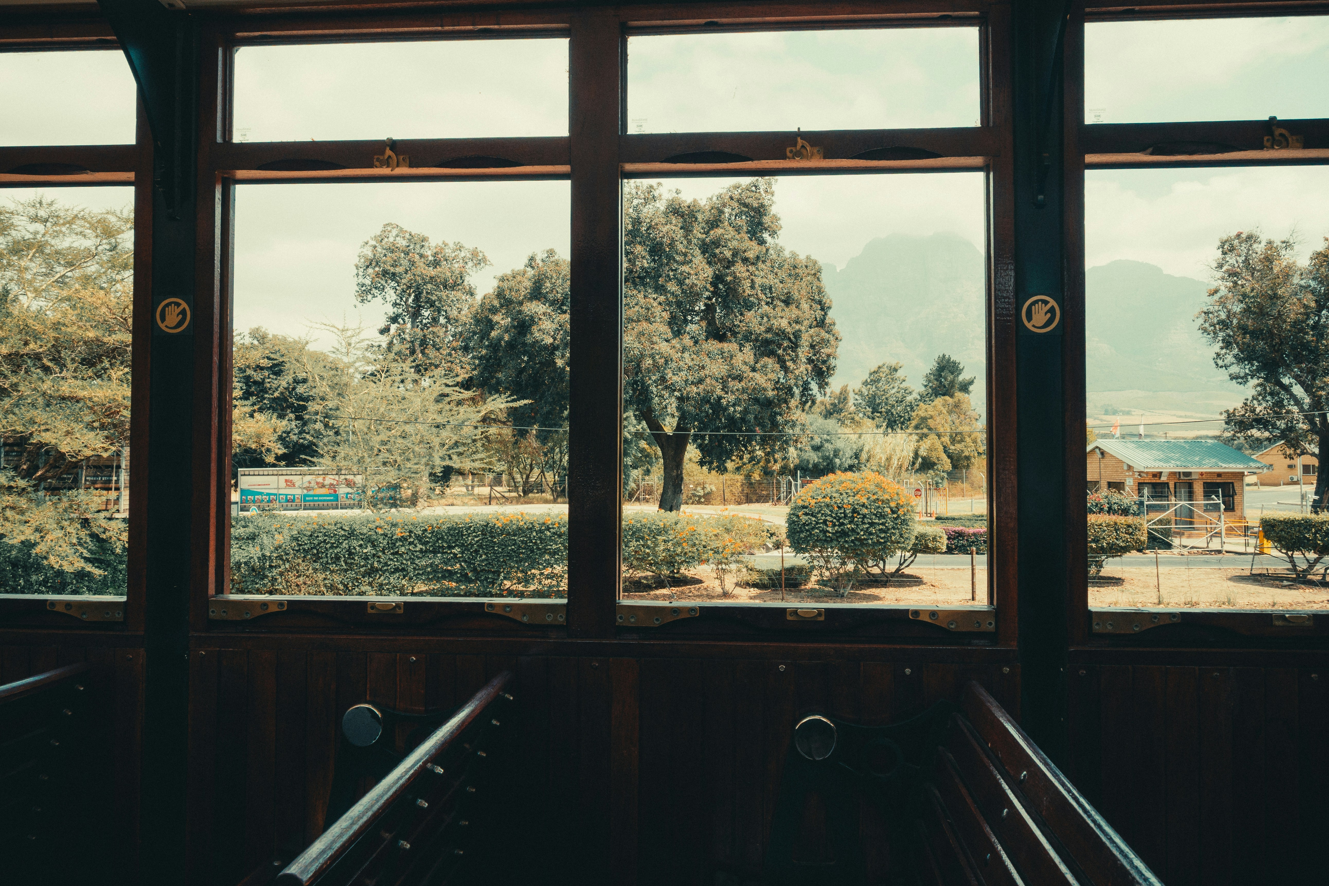 TailwindCSS and AlpineJS Example