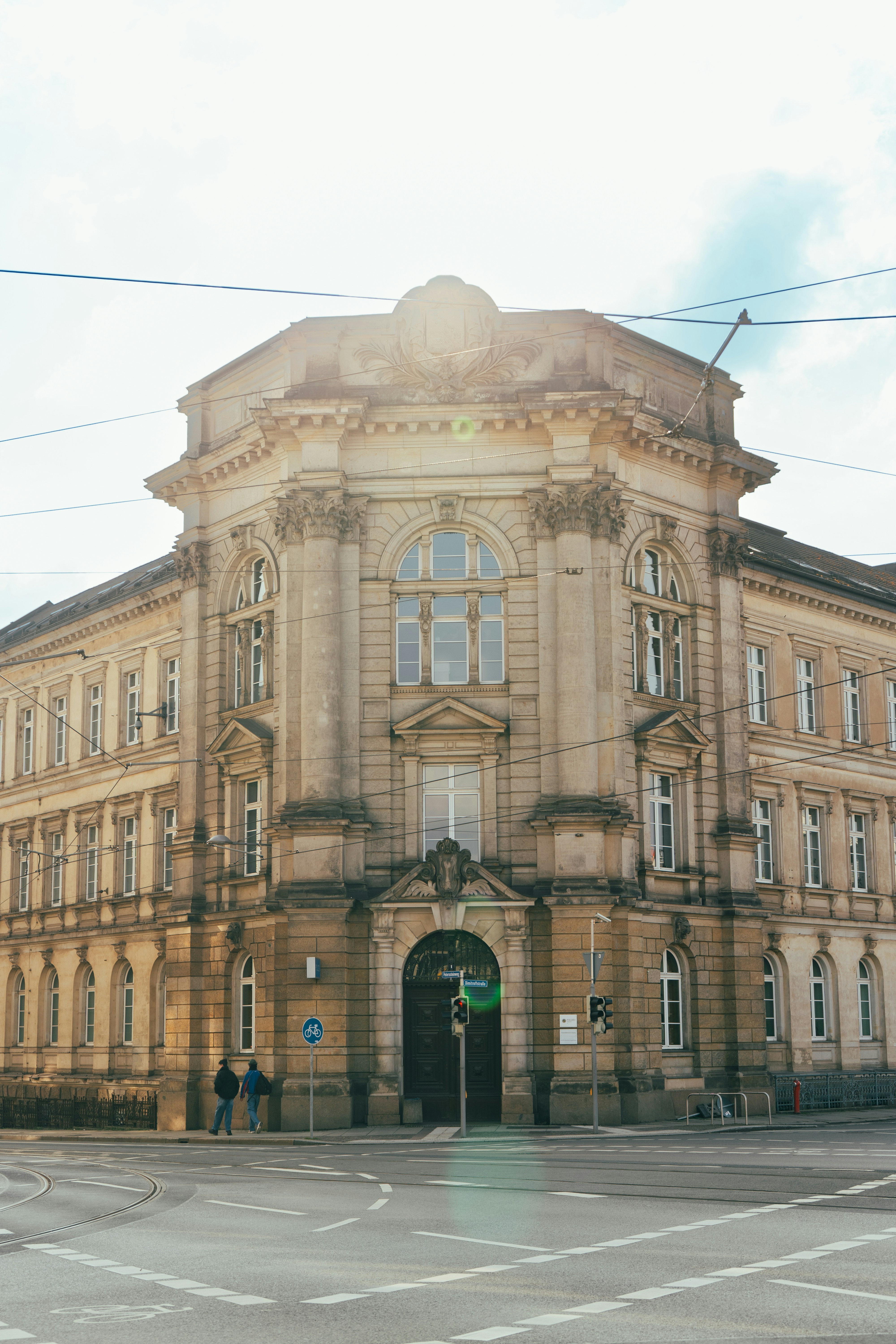 photo-1742734527027-4590b4bac90b?ixid=M3wxMjA3fDB8MXxzZWFyY2h8MTh8fG1hc2NvcHklMjBnZGFuc2thfGVufDB8fHx8MTc2OTgyNDA3MXww\u0026ixlib=rb-4.1.0