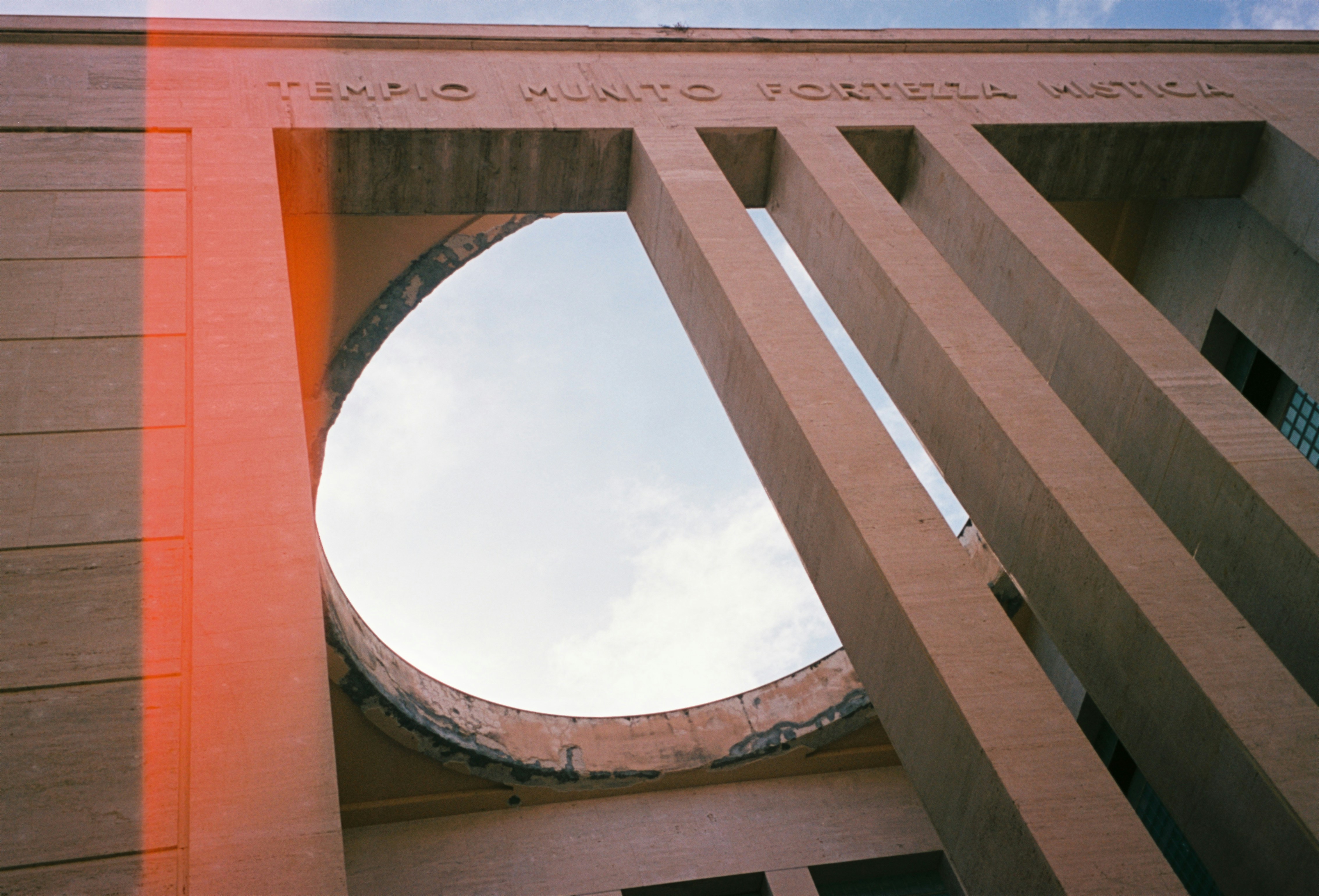 Riverside Pop‑Up Routes: How Micro‑Logistics and Hybrid Events Are Rewriting City Breaks in 2026