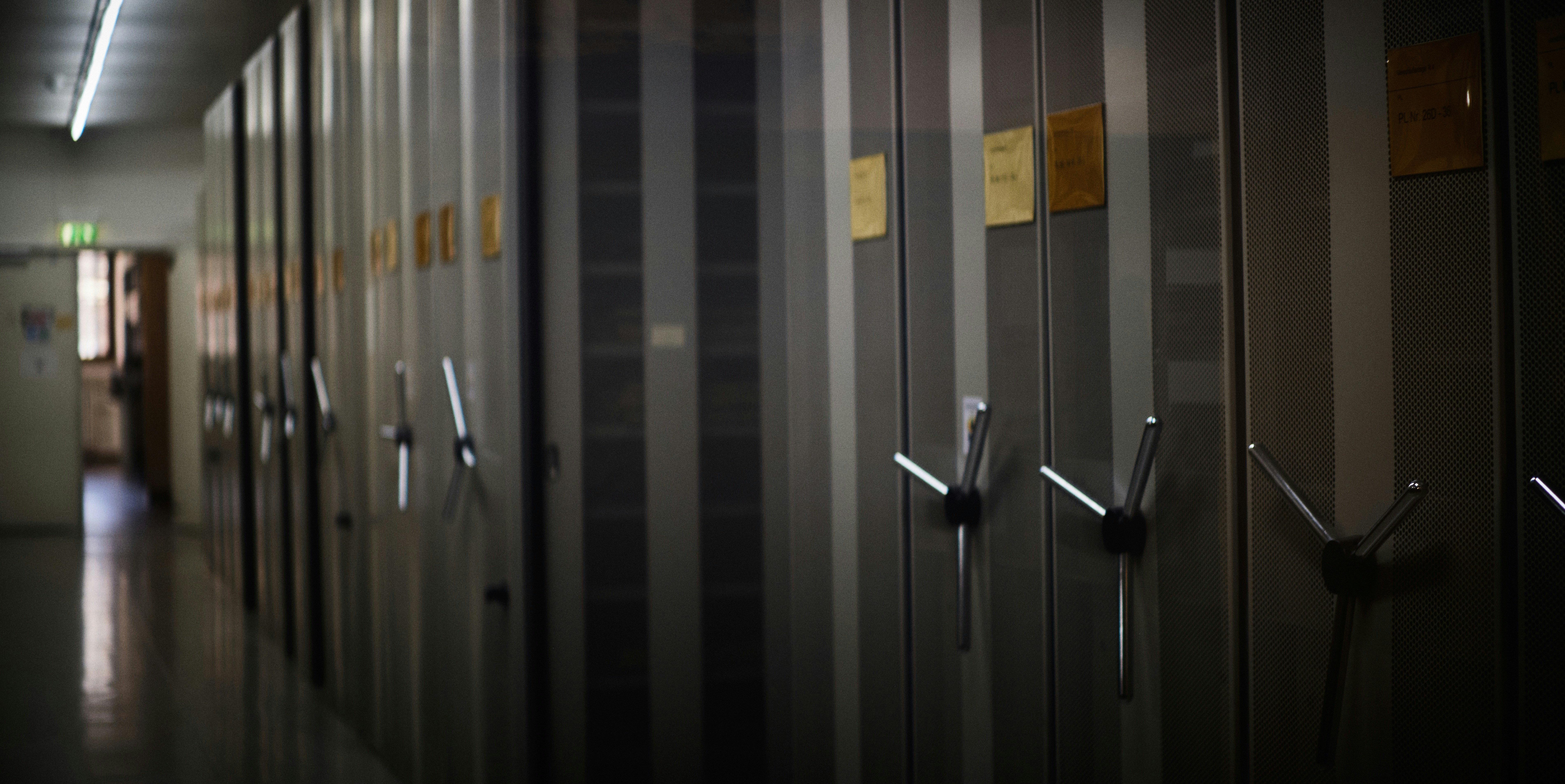 secure data server room representing fraud prevention - high risk merchant account at highriskpay.com