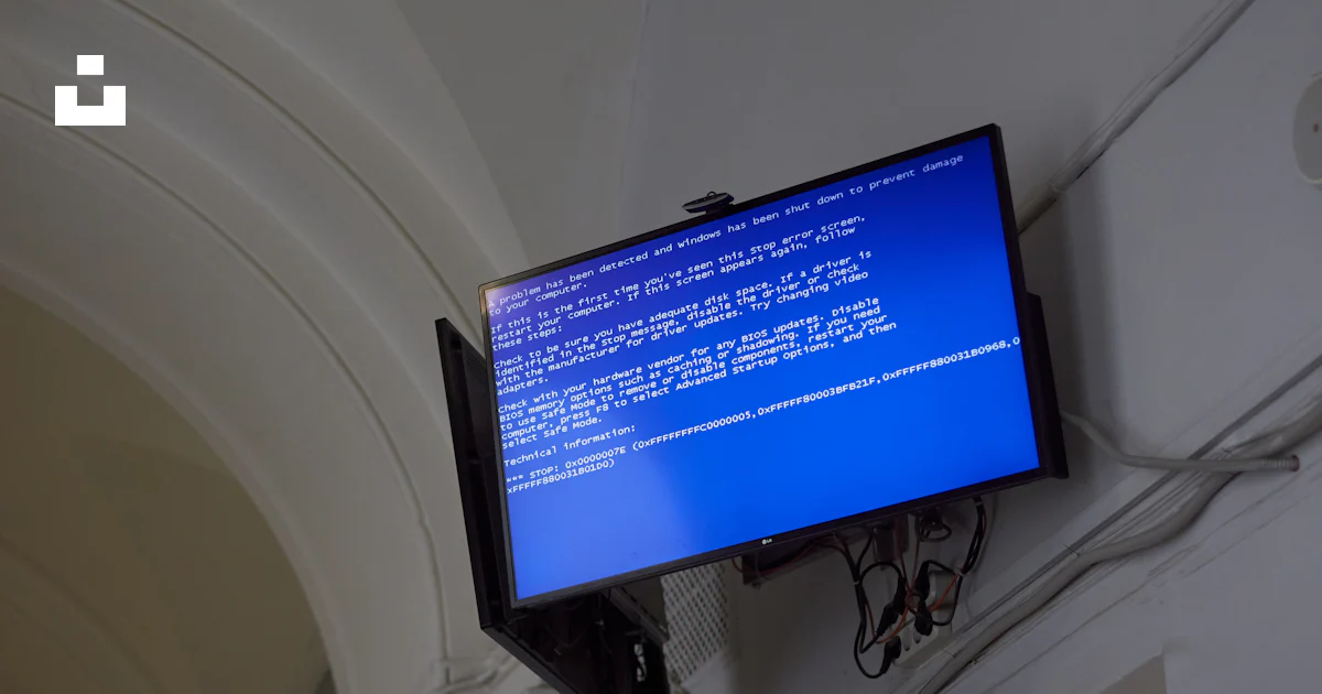 The TV displays a blue screen of death. photo – Free Electronics Image ...