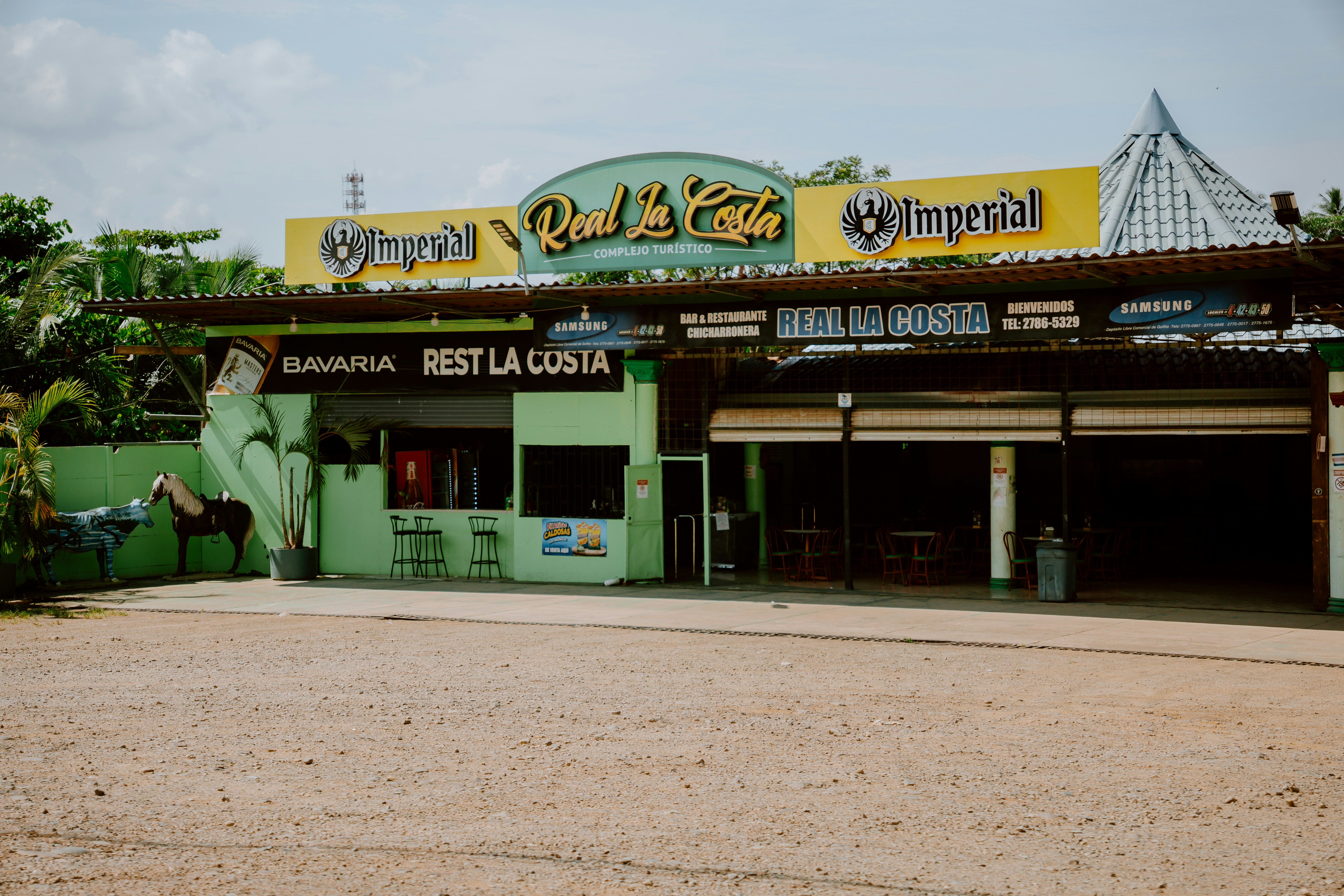 A restaurant called rest la costa is visible.