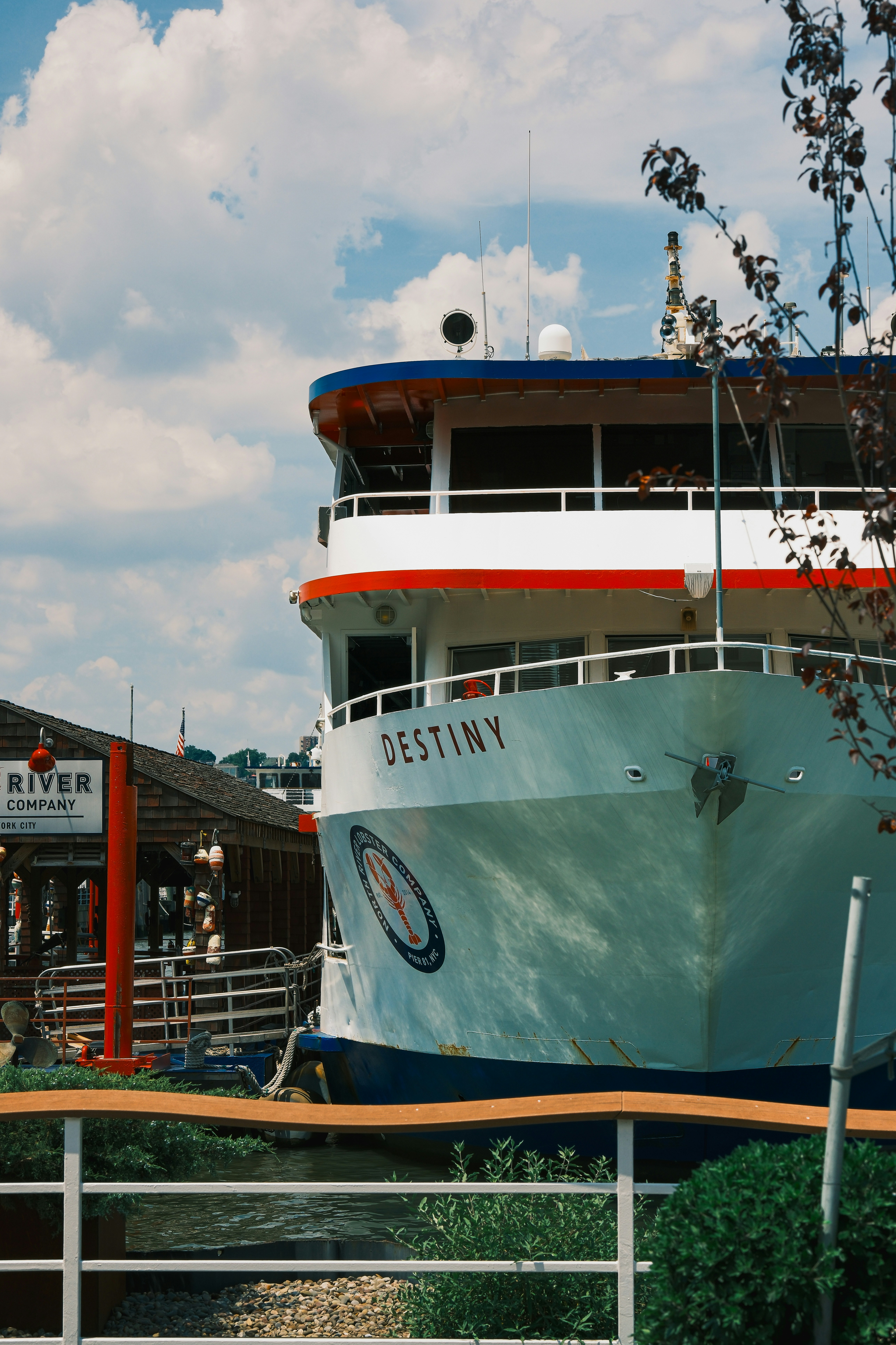 Photo by justalifein