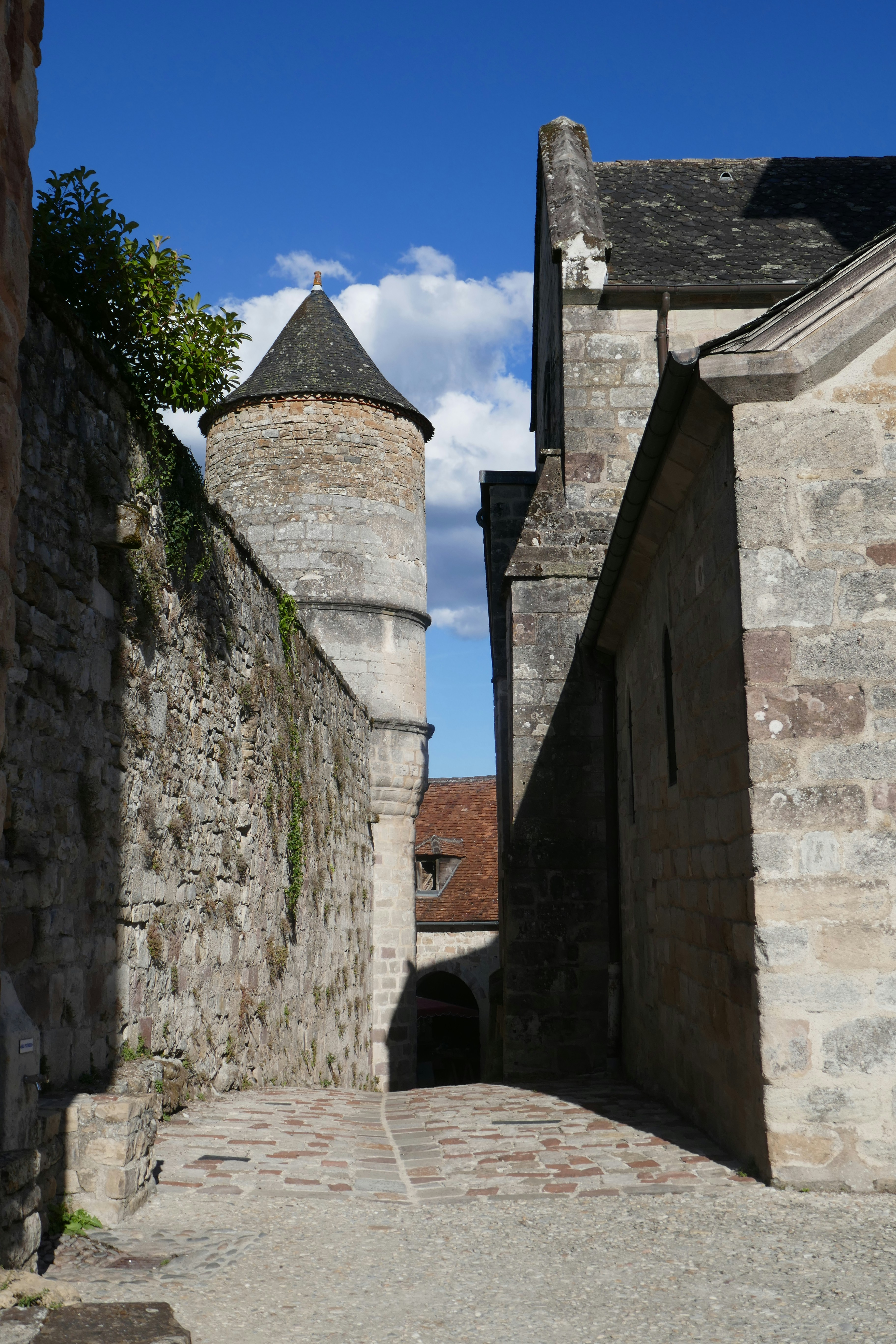 tours et ruelles médiévales