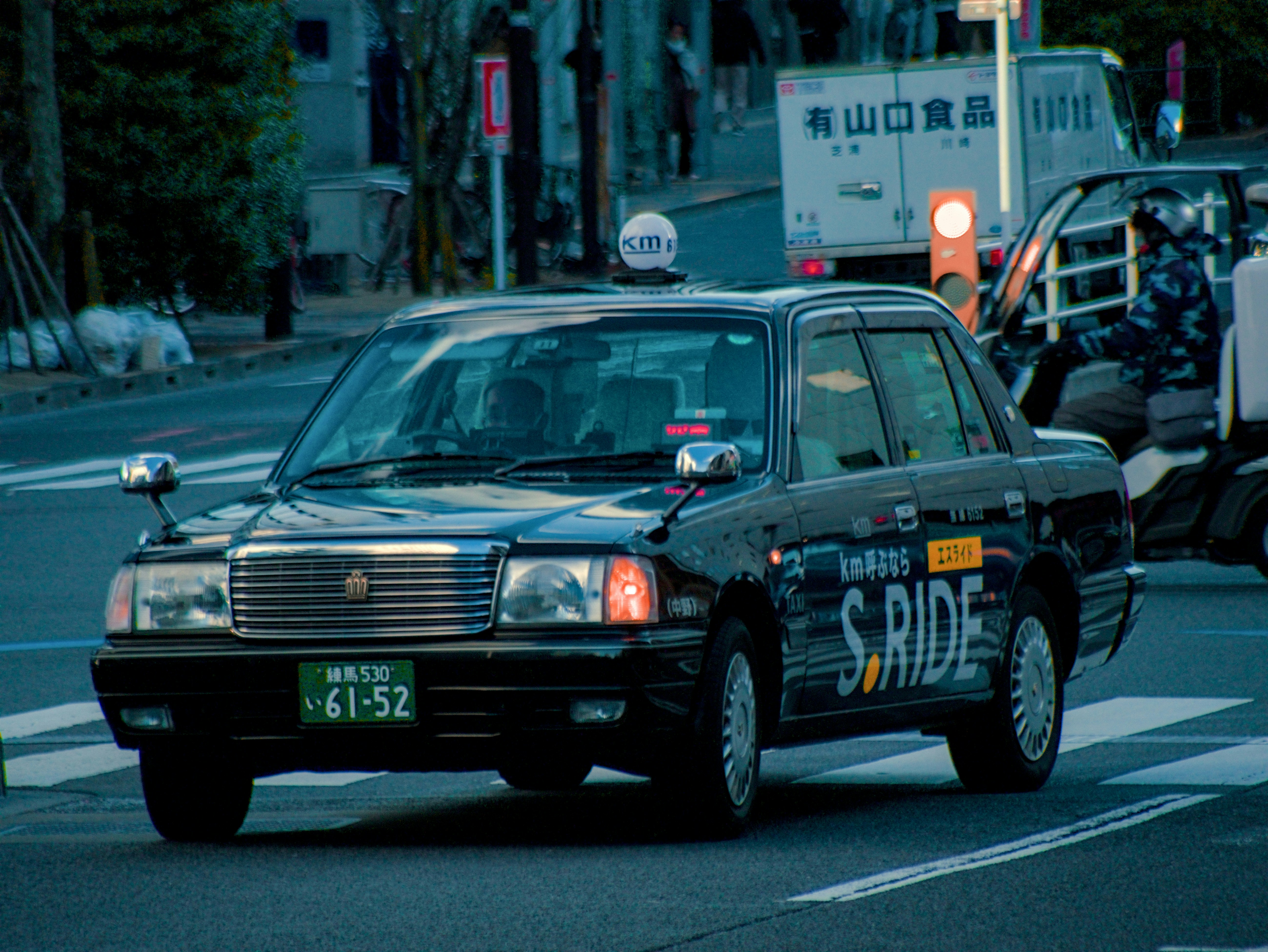 japanese police car wallpaper, wallpaper, Toyota Crown Police Car: Japan's Iconic Patrol Vehicle 6