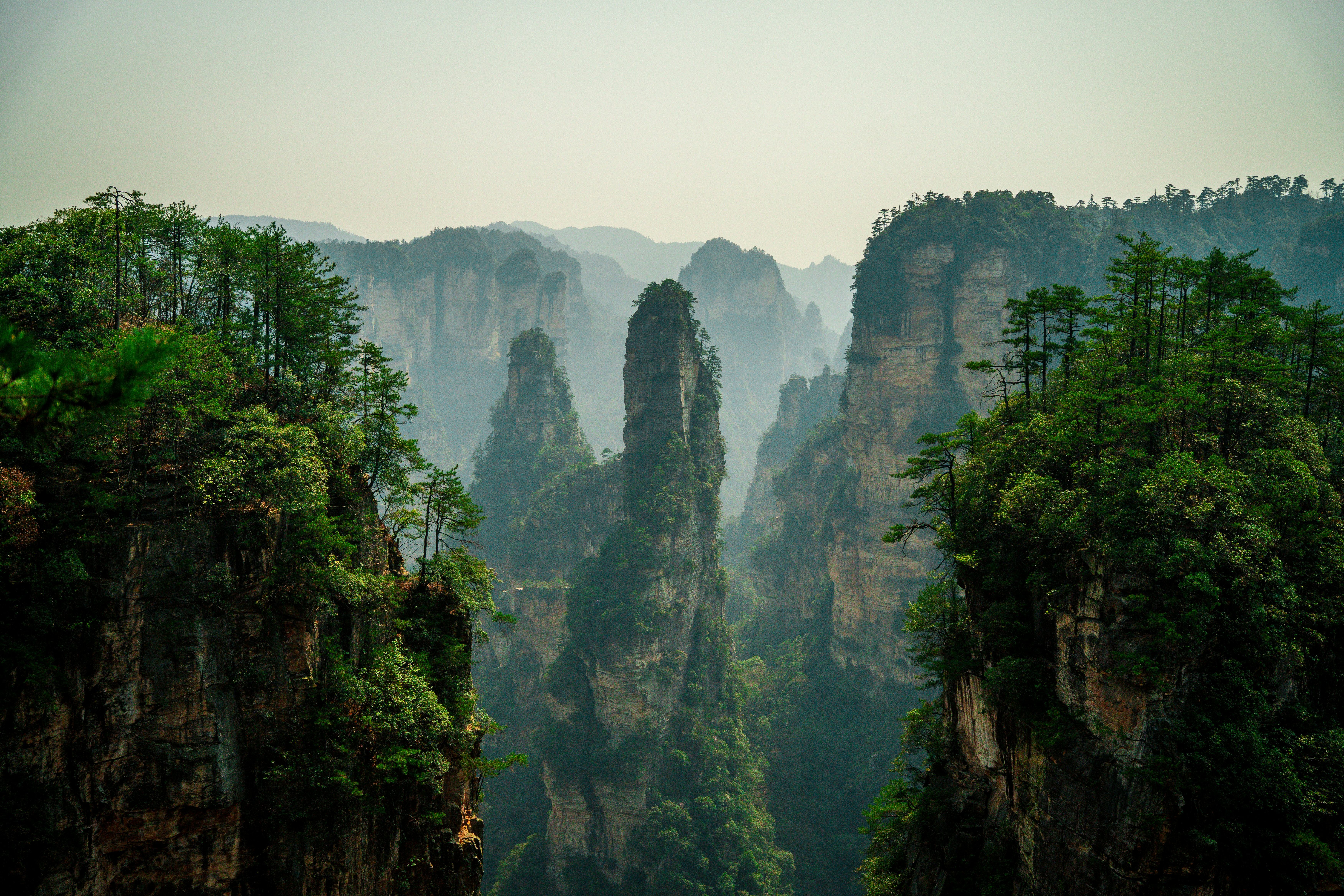 Zhangjiajie Travel Guide 2025 - Complete Itinerary and Practical Tips