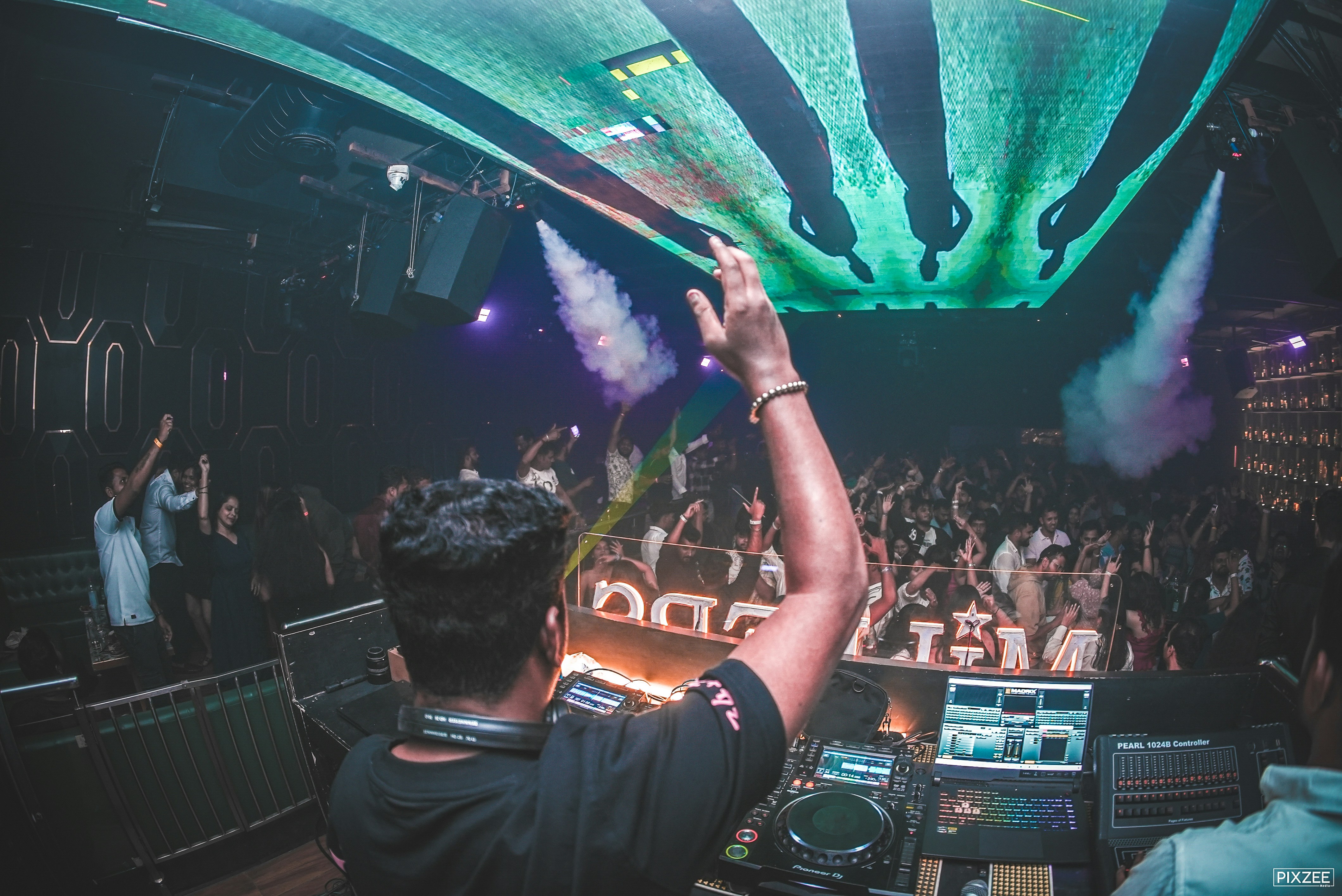 Image de Plongée au cœur de la nouvelle collaboration électro-pop de Clinique Lacuna