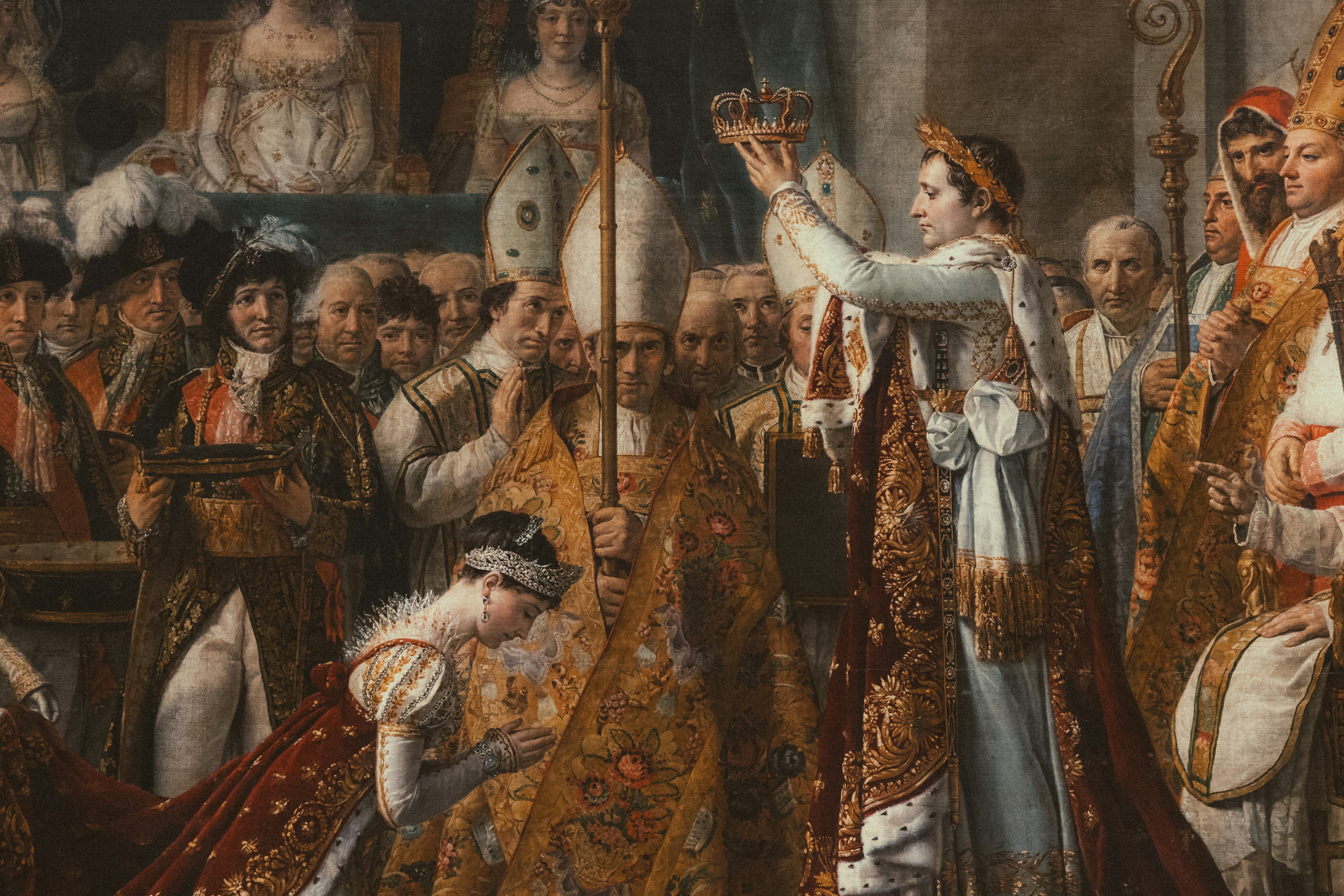 Napoleon crowns himself emperor and josephine.