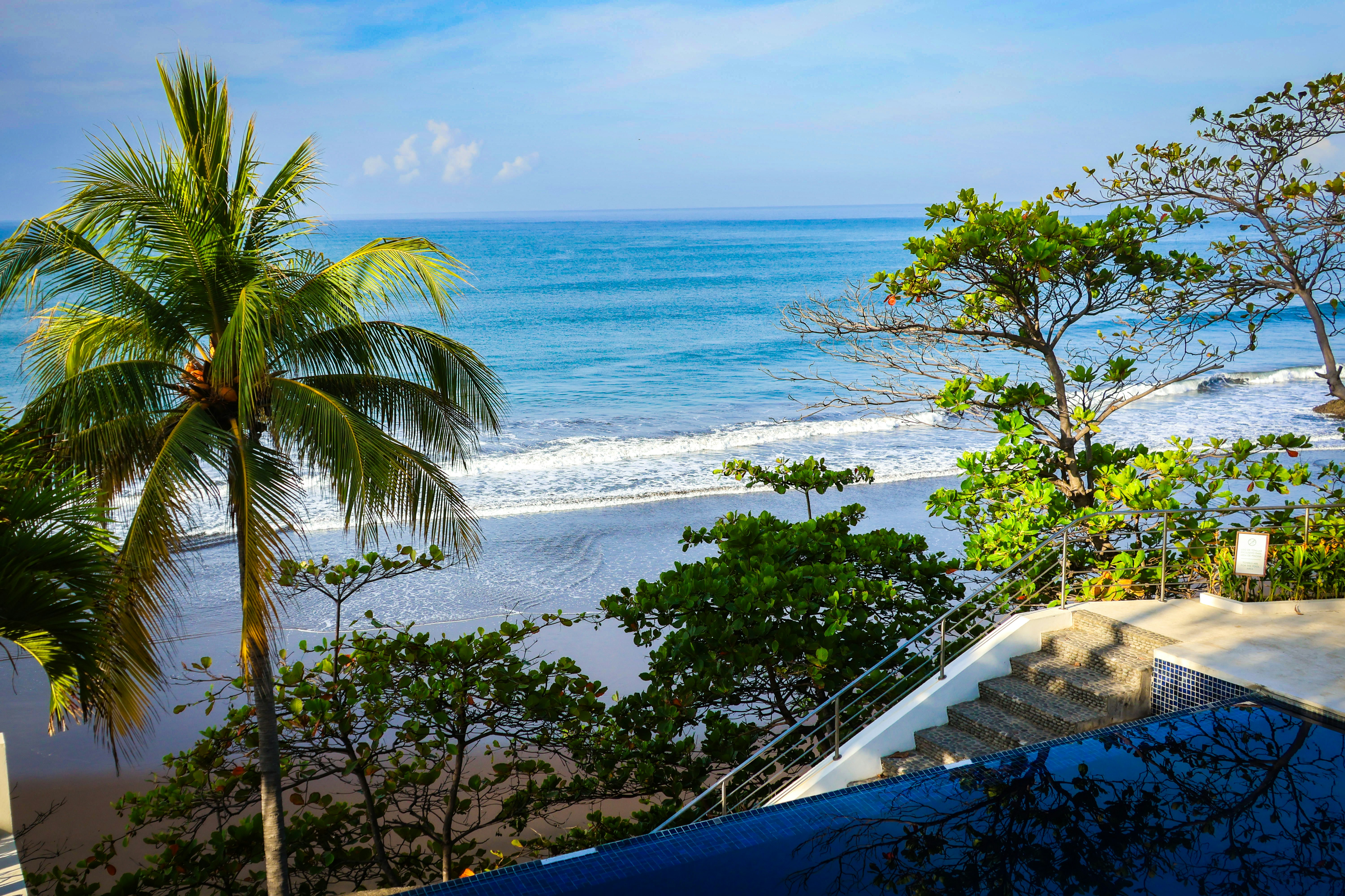 Stay online in the El Salvador with a prepaid eSIM from eSIMlii. Instant activation, no roaming charges, and reliable coverage.