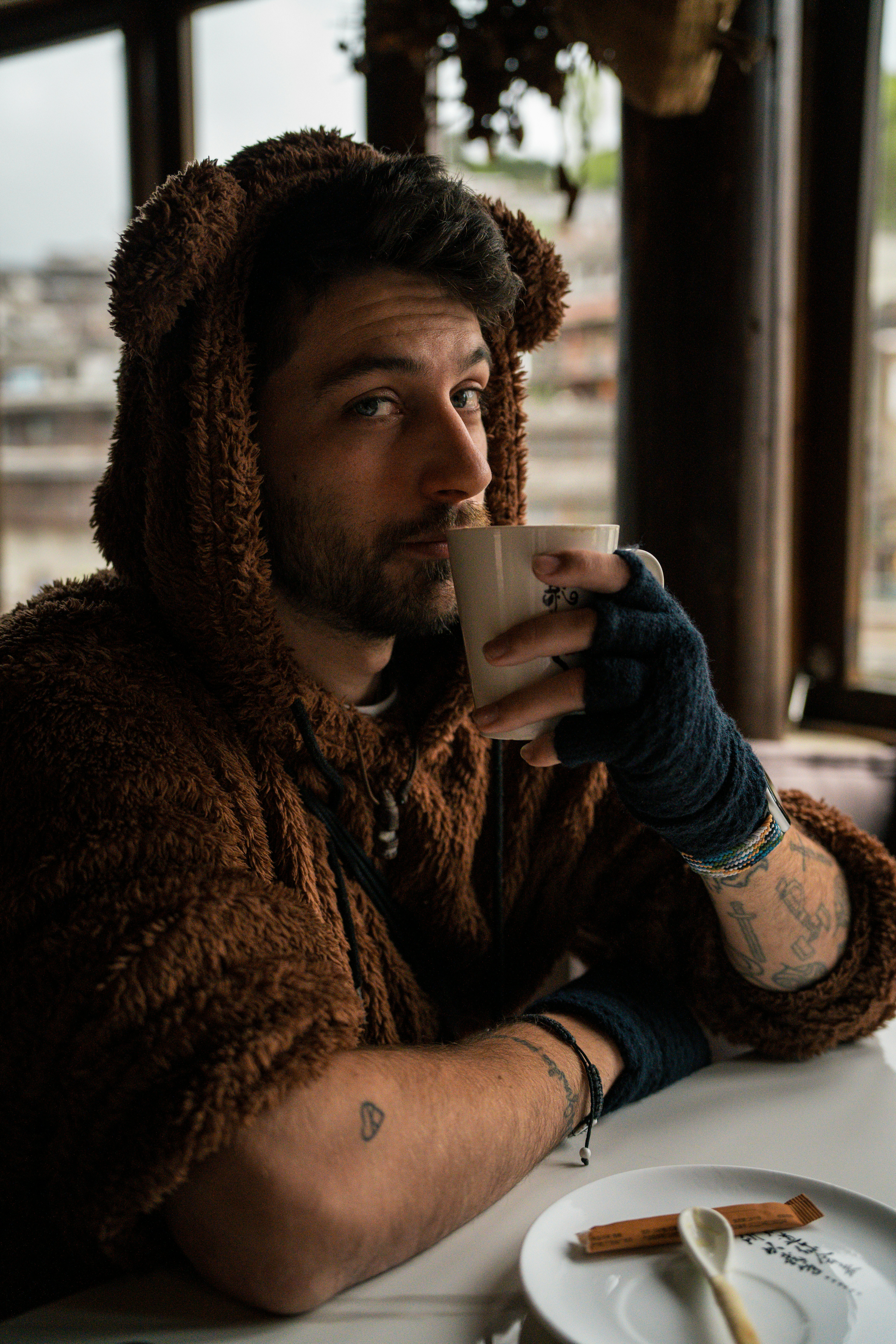 photo-1743242260912-336a44806b83?ixid=M3wxMjA3fDB8MXxzZWFyY2h8Nnx8Y29mZmVlJTIwcHVuJTIwaG9vZGllc3xlbnwwfHx8fDE3NzI2MTAzMTd8MA\u0026ixlib=rb-4.1.0