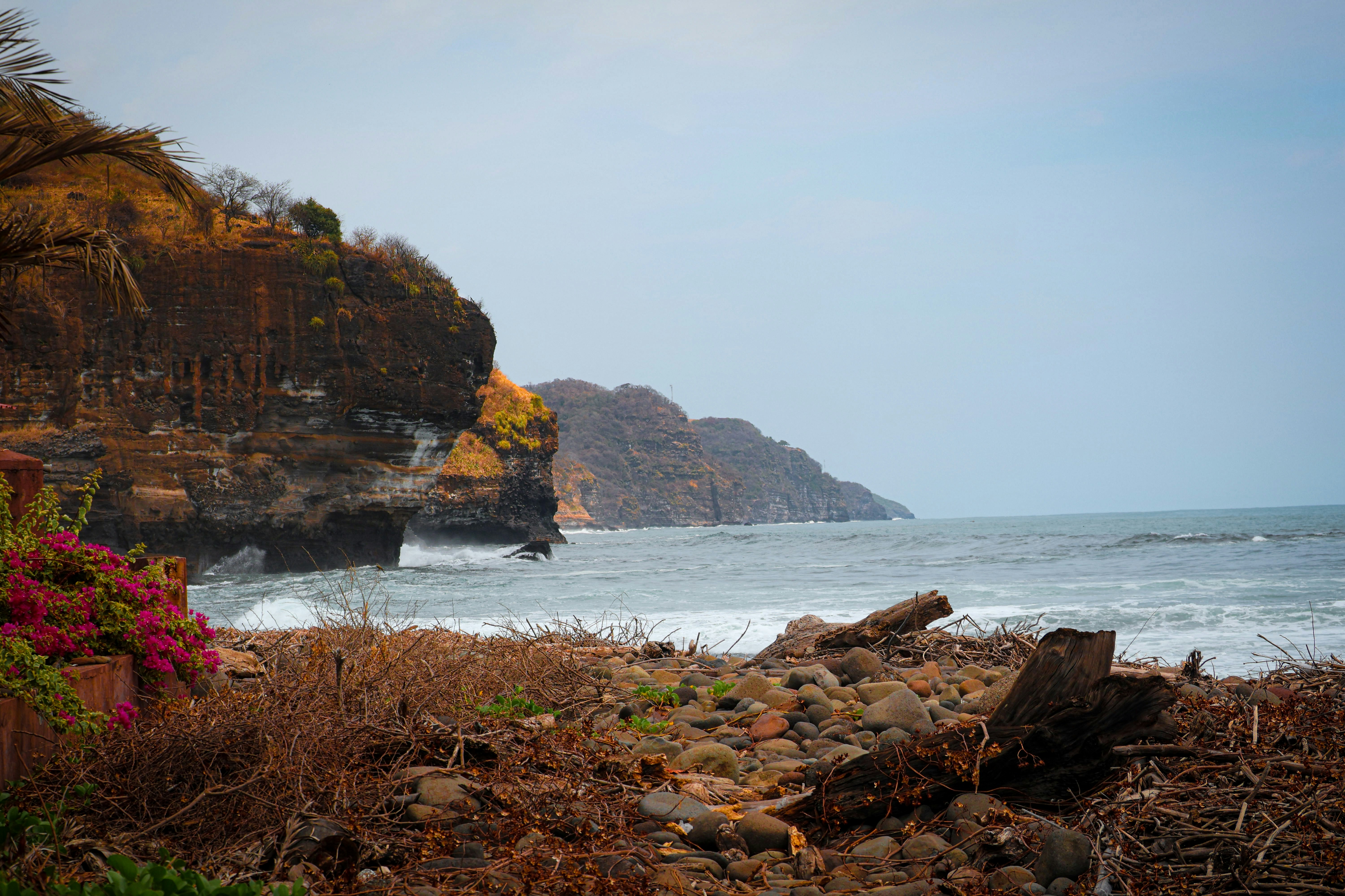 Stay online in the El Salvador with a prepaid eSIM from eSIMlii. Instant activation, no roaming charges, and reliable coverage.