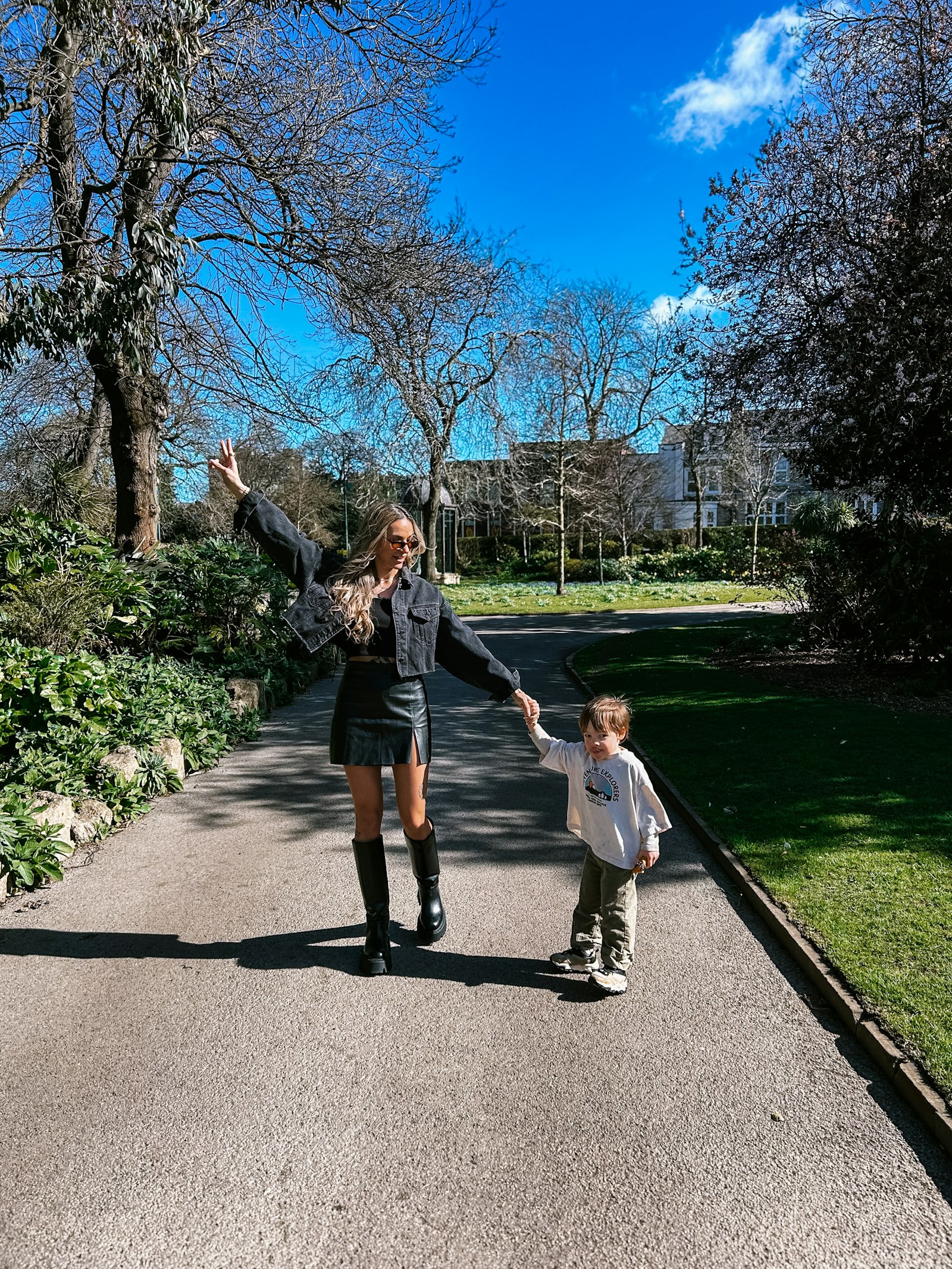 Community Outings That Build Confidence: A Practical Guide for Parents