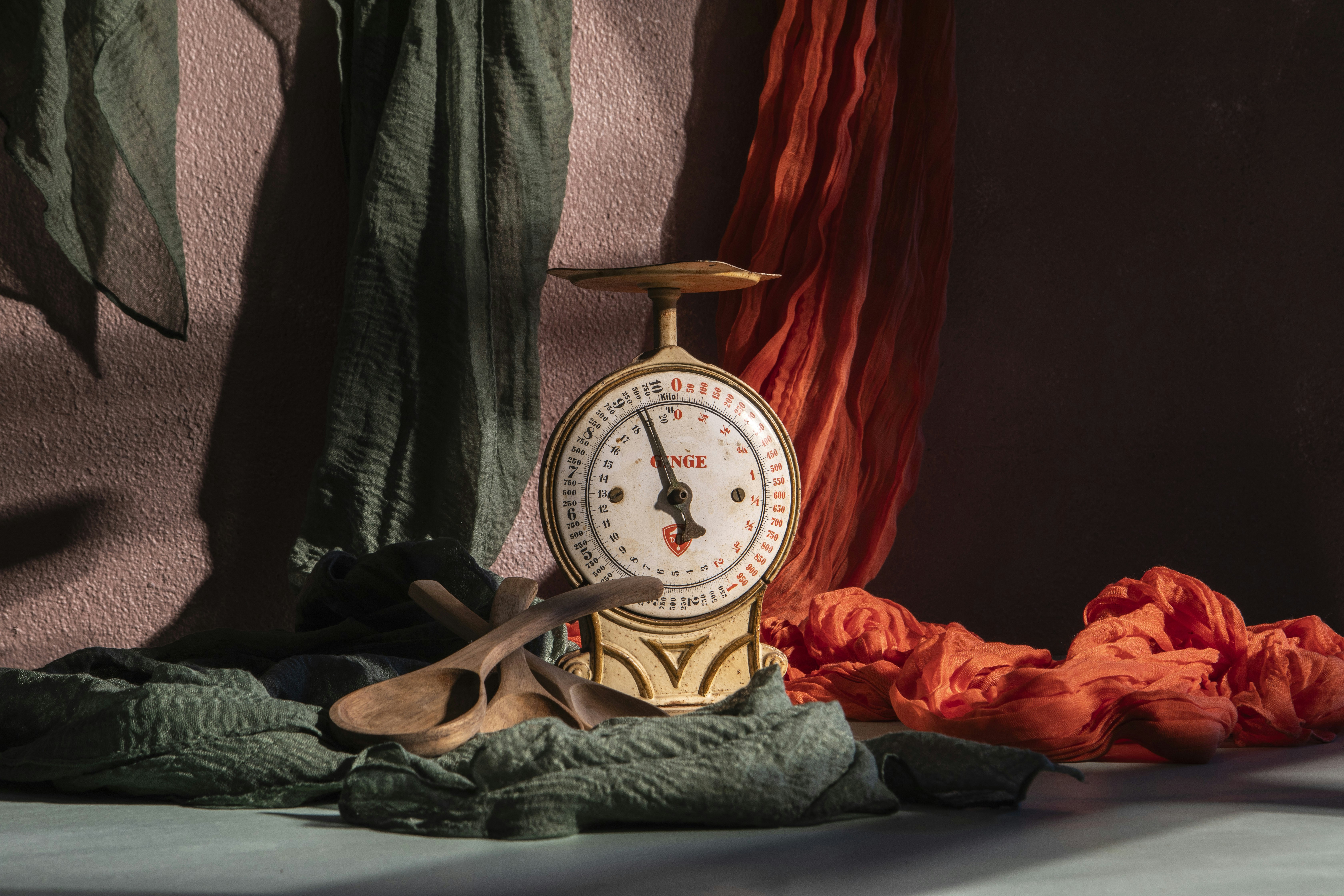 Scale balancing speed and cost
