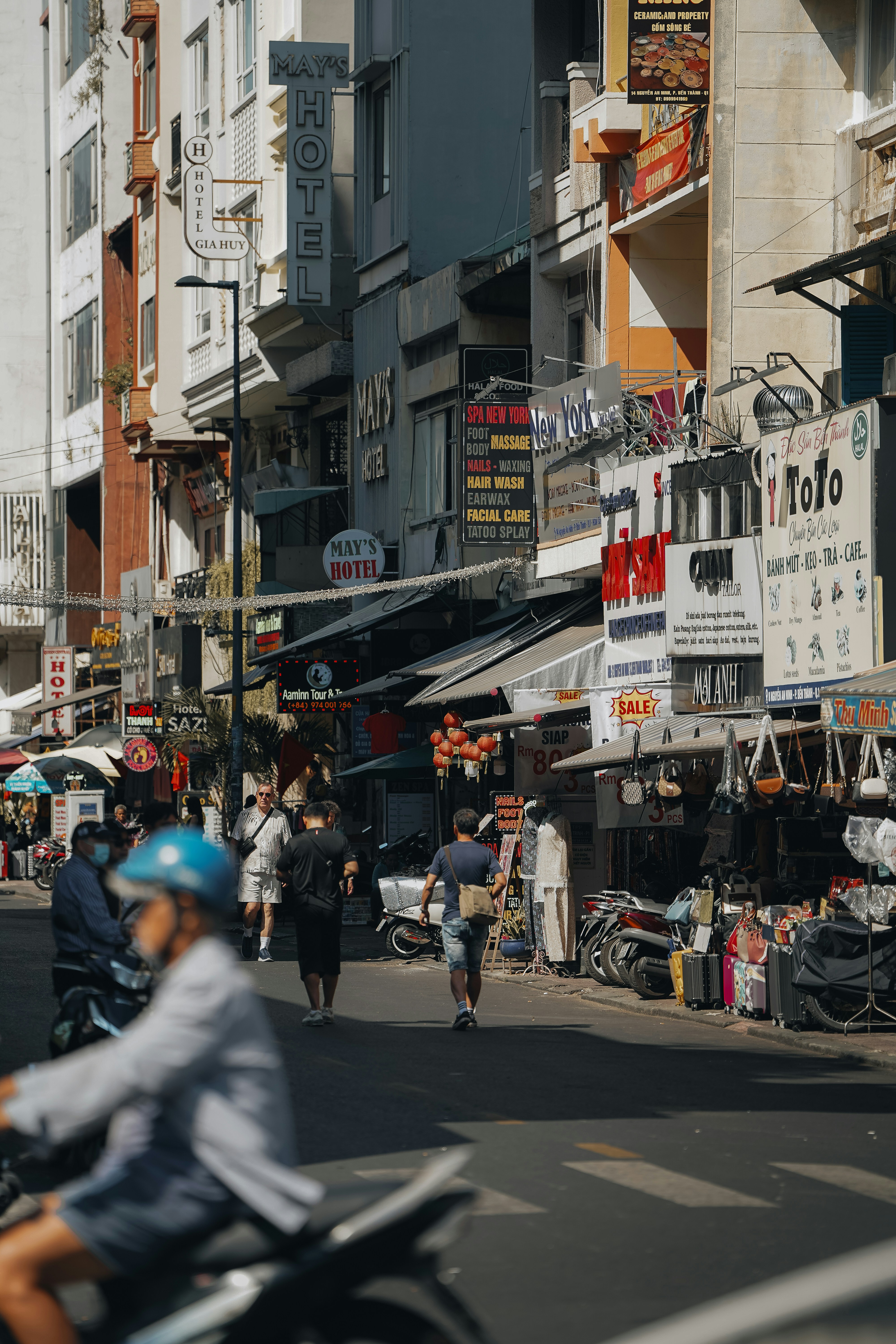 Photo by kevin_charit