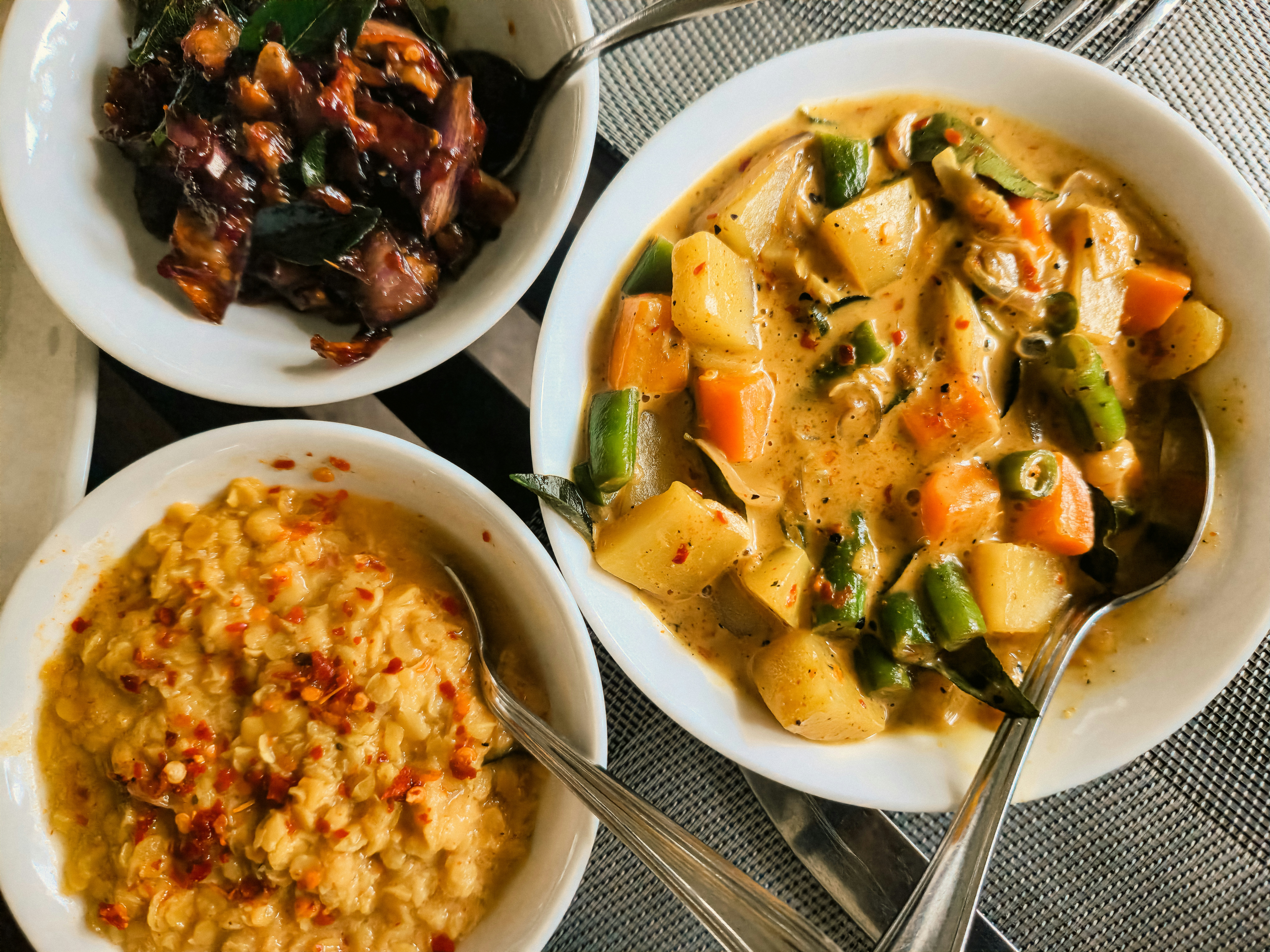 Skip the Supplement Aisle: How Traditional Asian Curries Deliver Turmeric's Benefits Way Better Than a Capsule