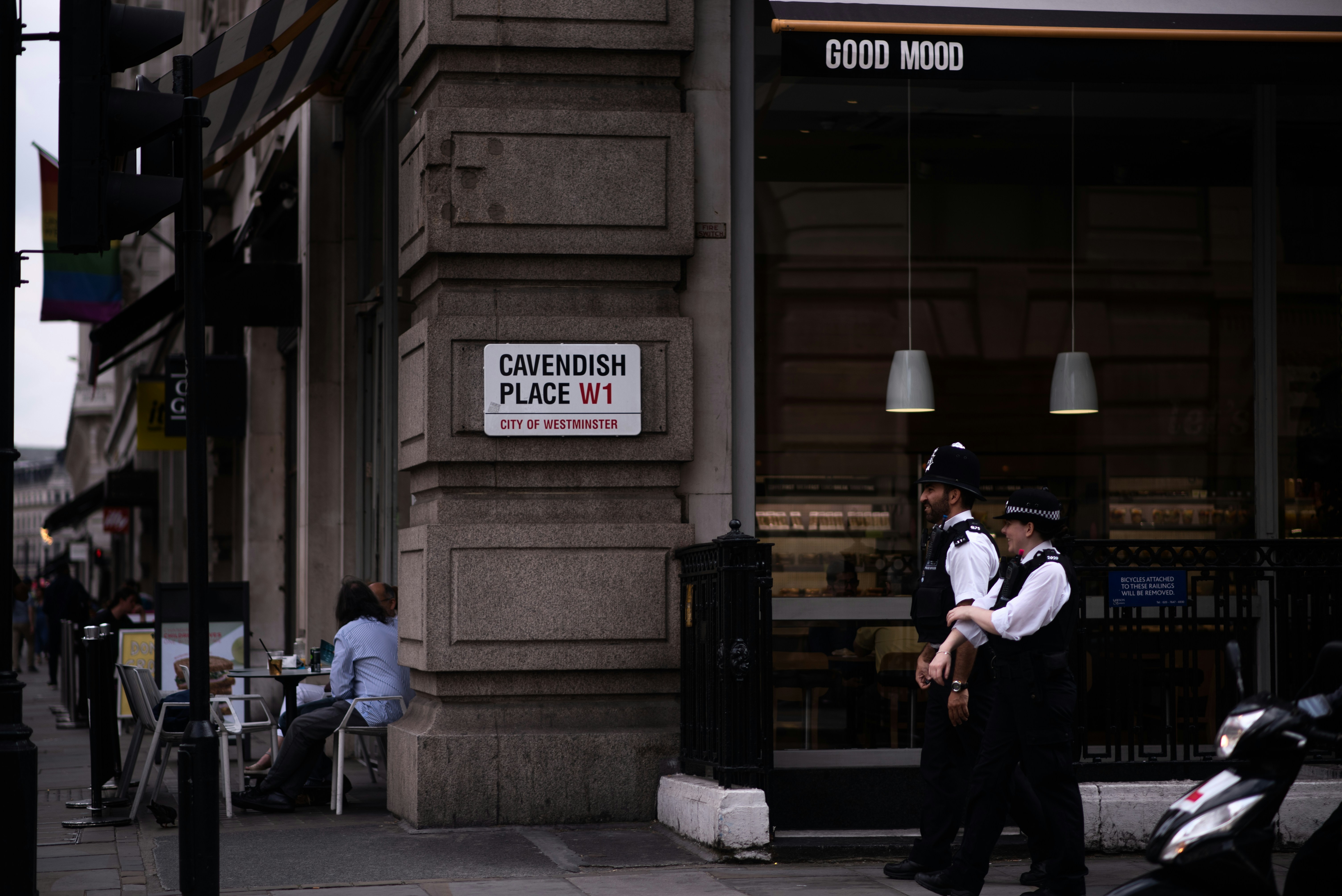 Discover the charm of London’s streets – from historic alleys to modern cityscapes. Architecture, light, and urban energy in every frame.Discover the charm of London’s streets – from historic alleys to modern cityscapes. Architecture, light, and urban energy in every frame.